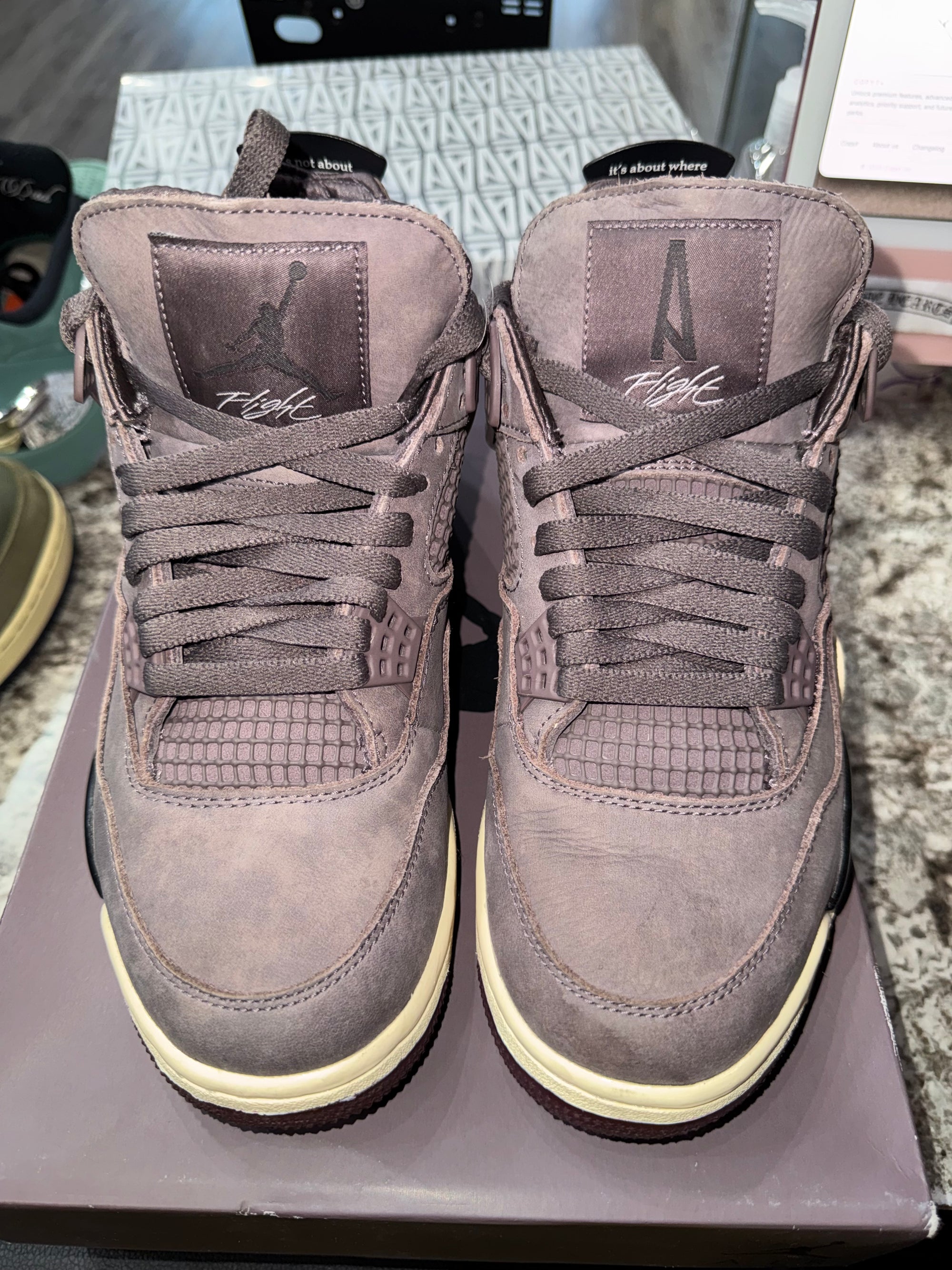 Jordan 4 Retro SP A Ma Maniére Violet Ore