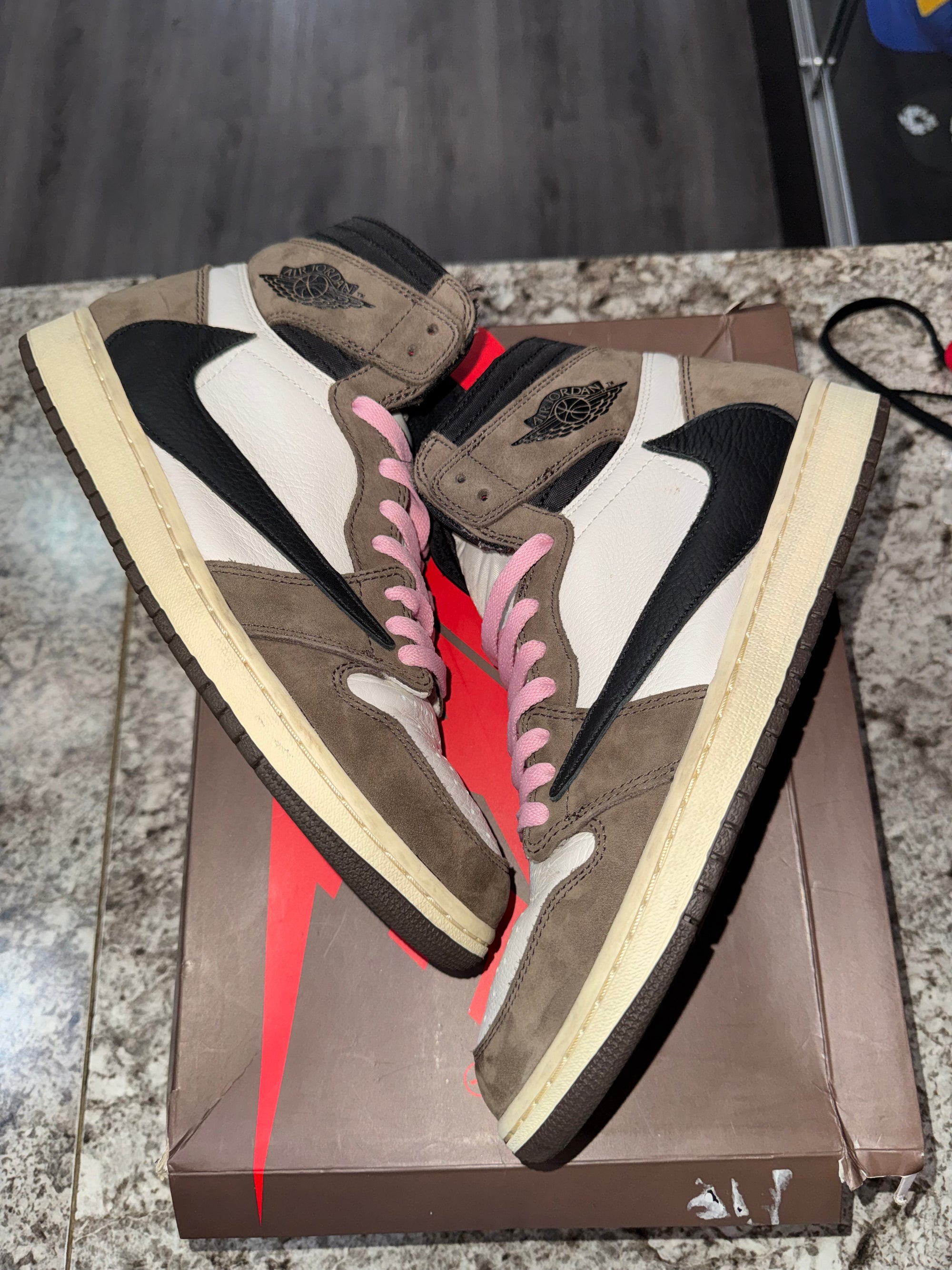 Jordan 1 Retro High OG SP Travis Scott Mocha
