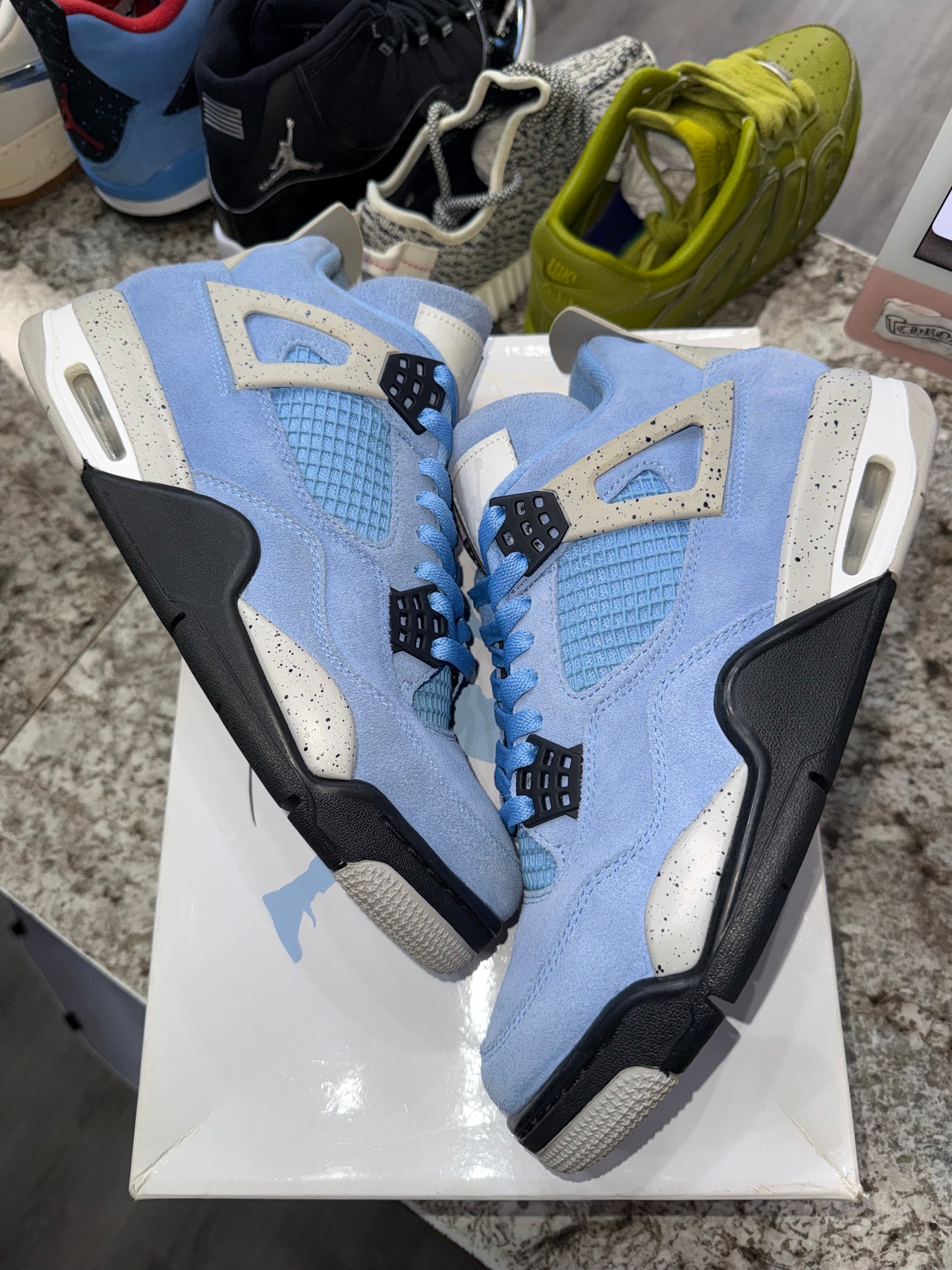 Jordan 4 Retro University Blue