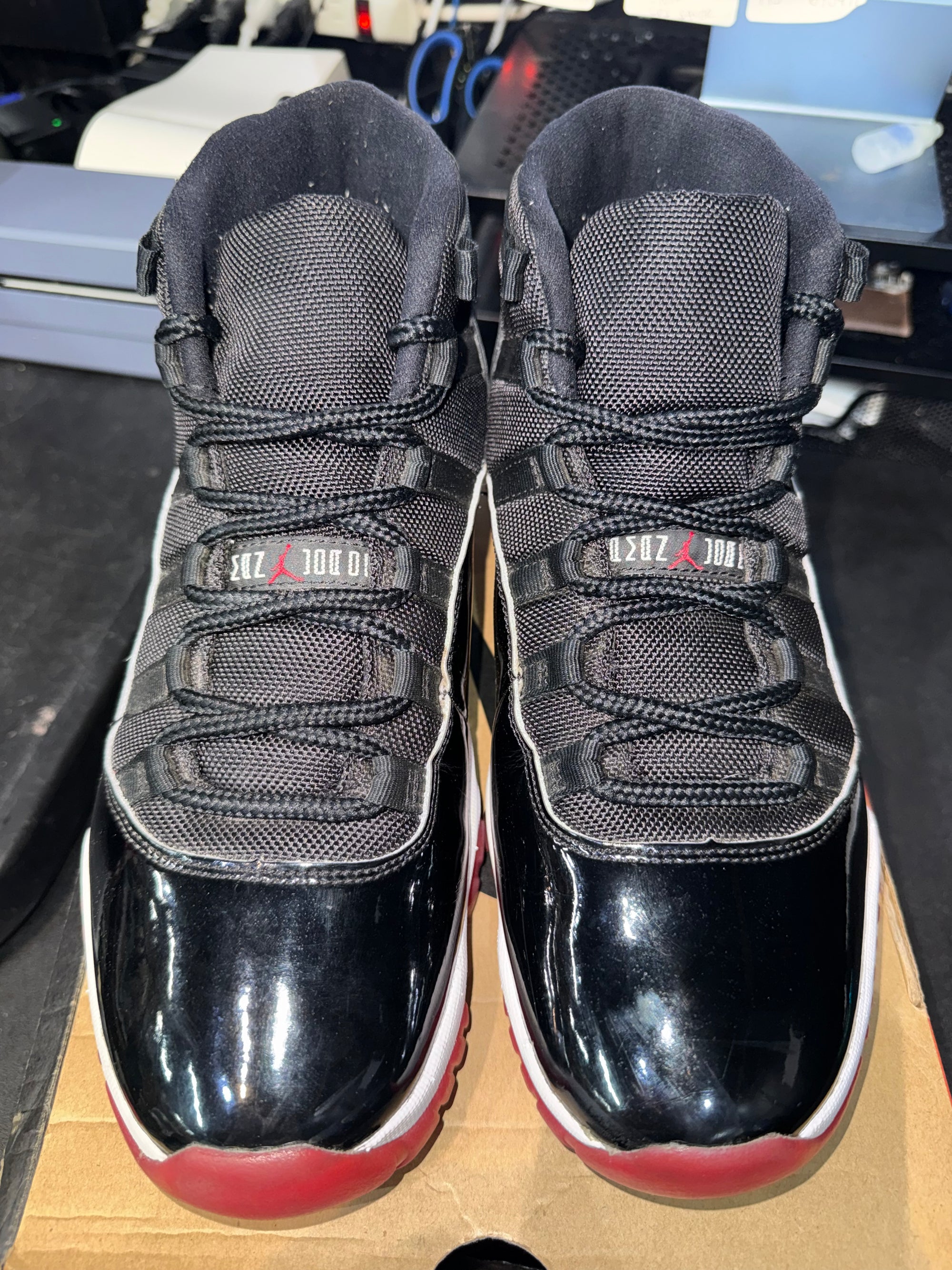 Jordan 11 Retro Playoffs Bred (2019) (DAMAGED BOX)