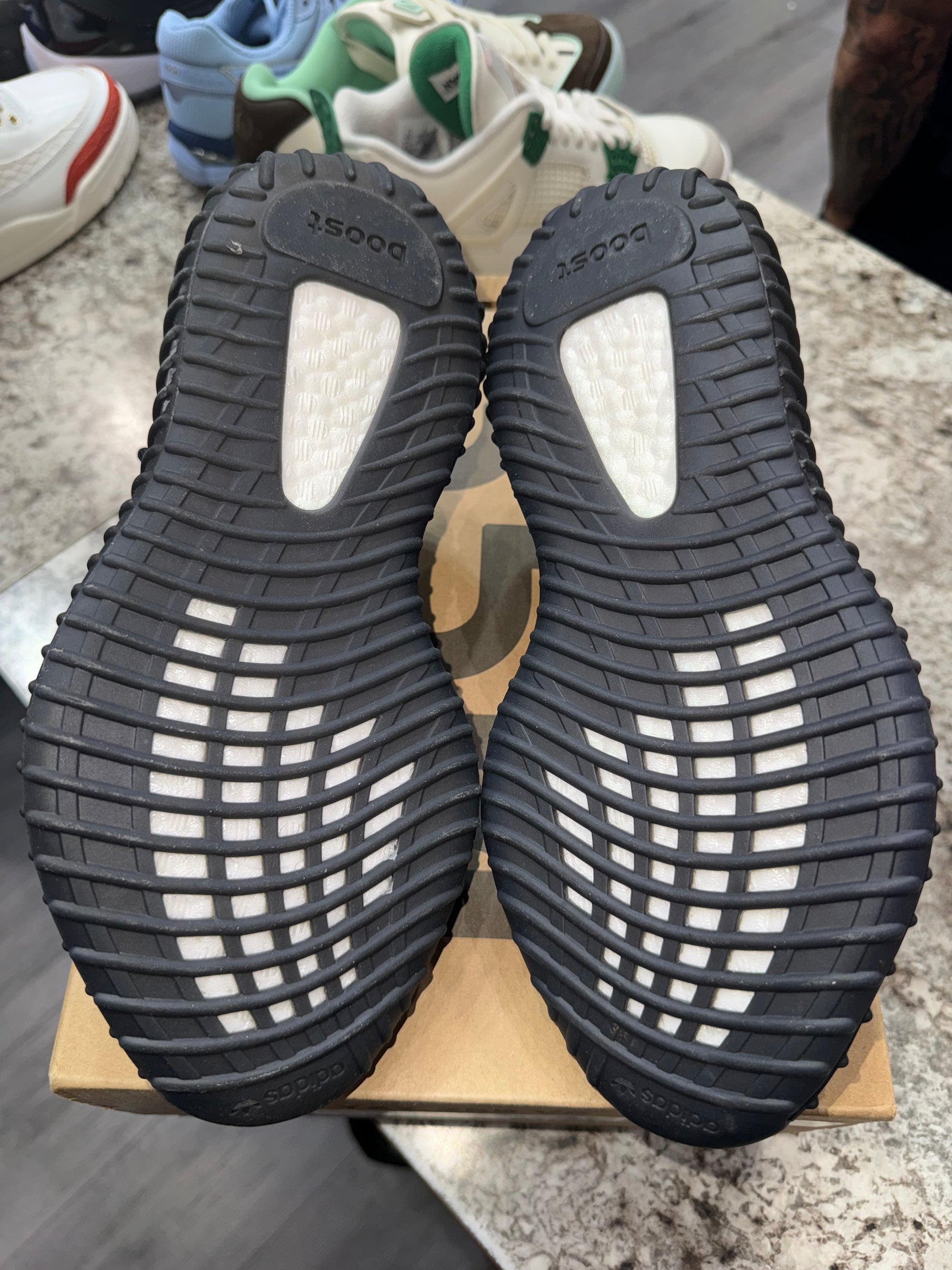 adidas Yeezy Boost 350 V2 Core Black White