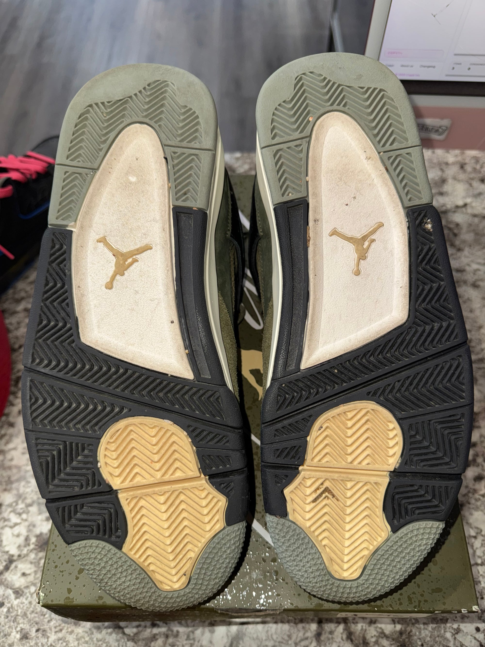 Jordan 4 Retro SE Craft Medium Olive