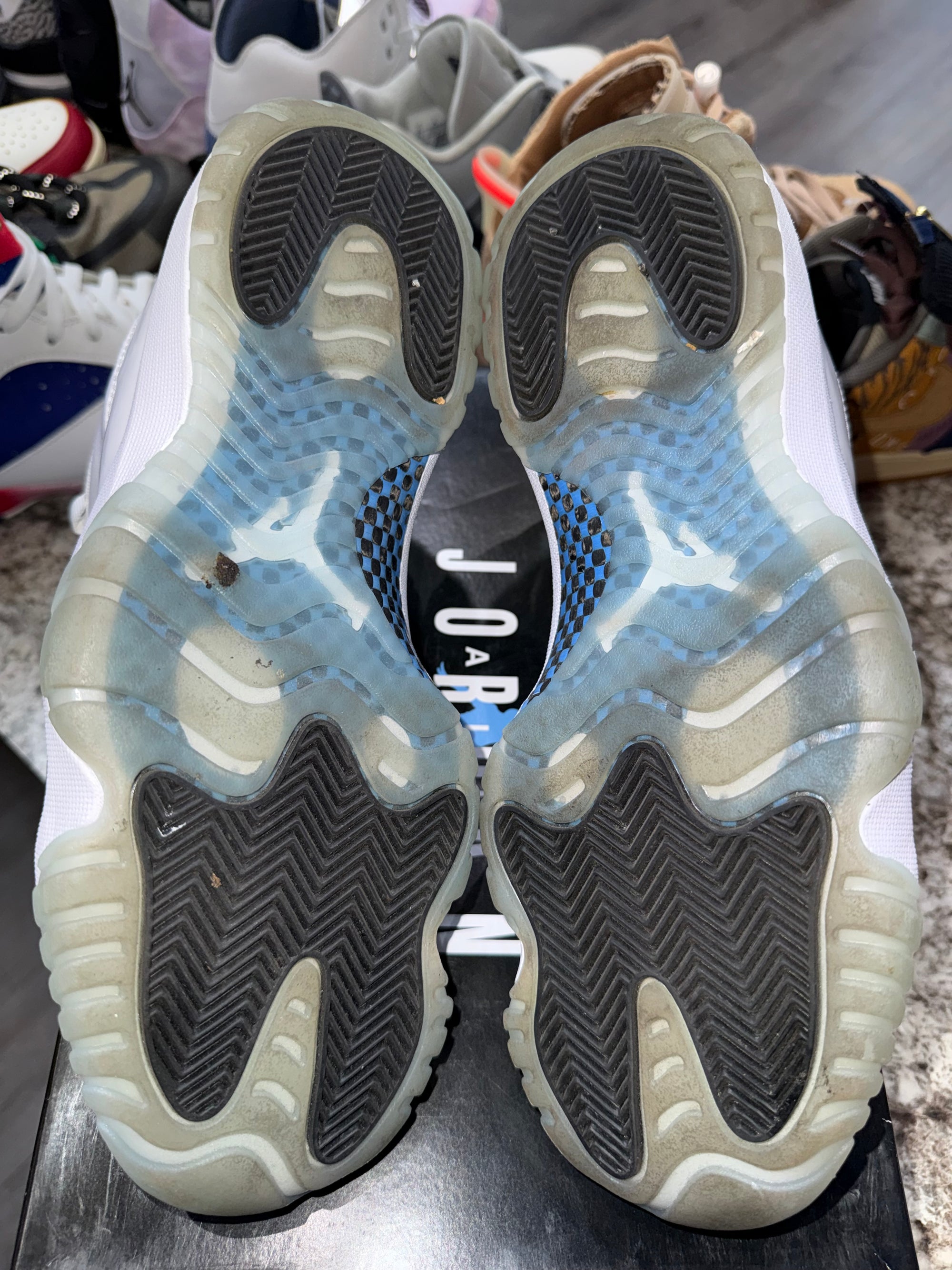 Jordan 11 Retro Low Legend Blue