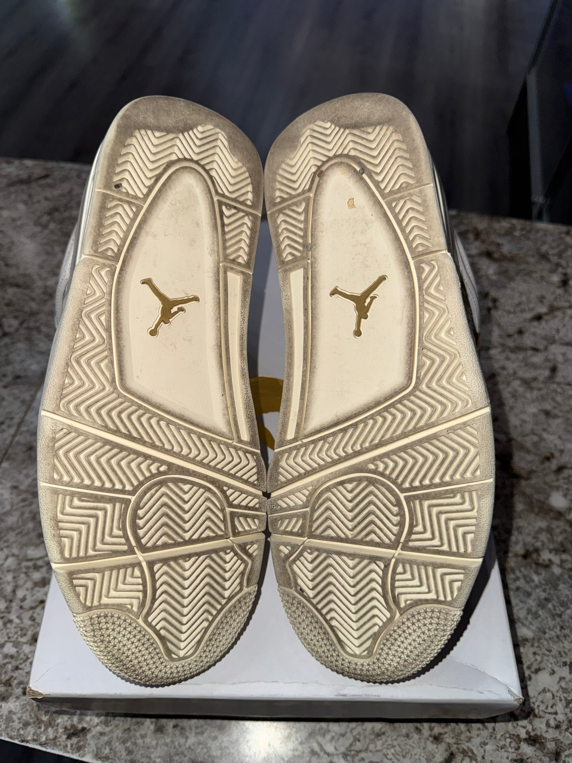 Jordan 4 Retro Metallic Gold (Women's)
