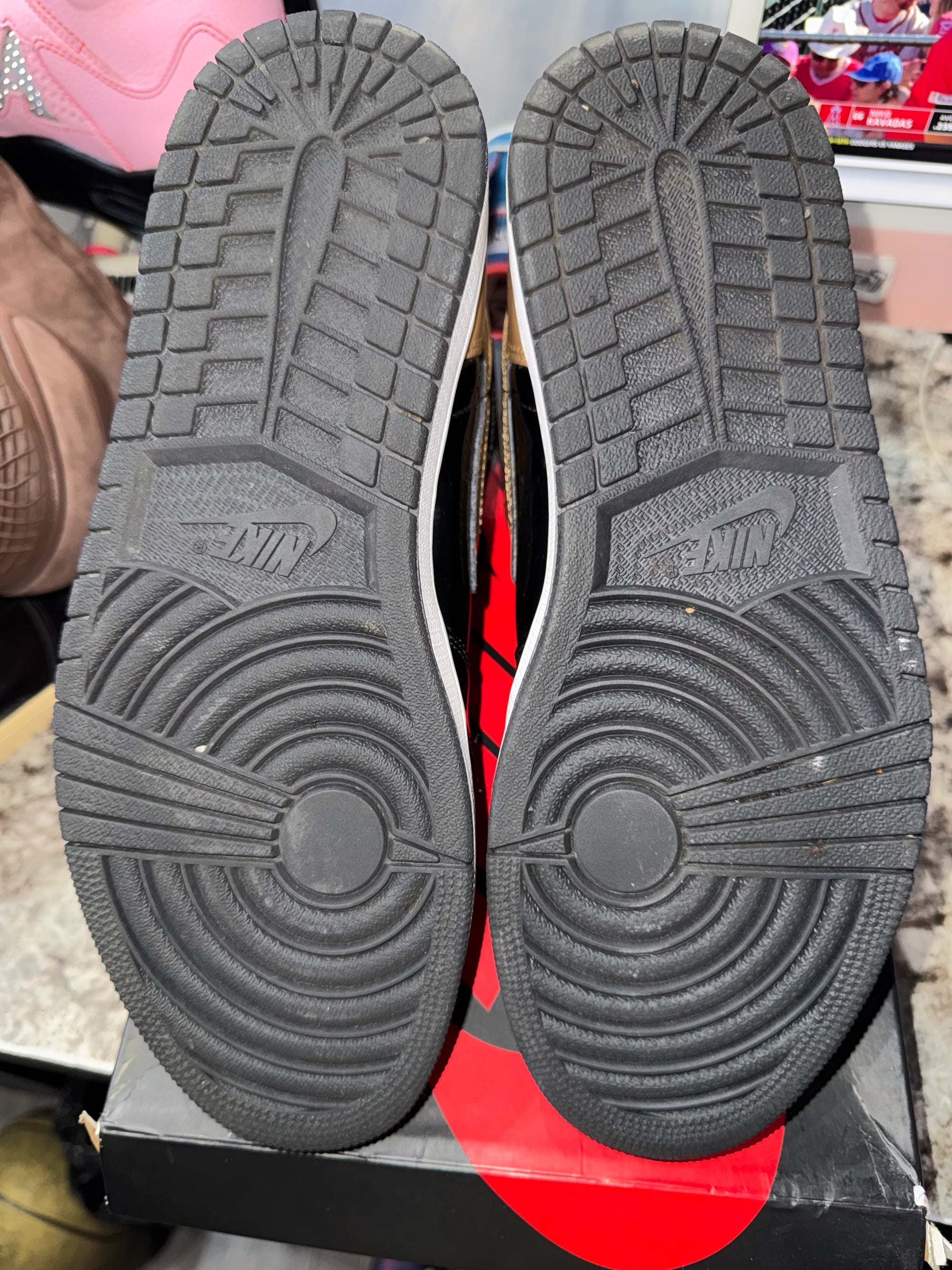 Jordan 1 Retro High NRG Patent Gold Toe