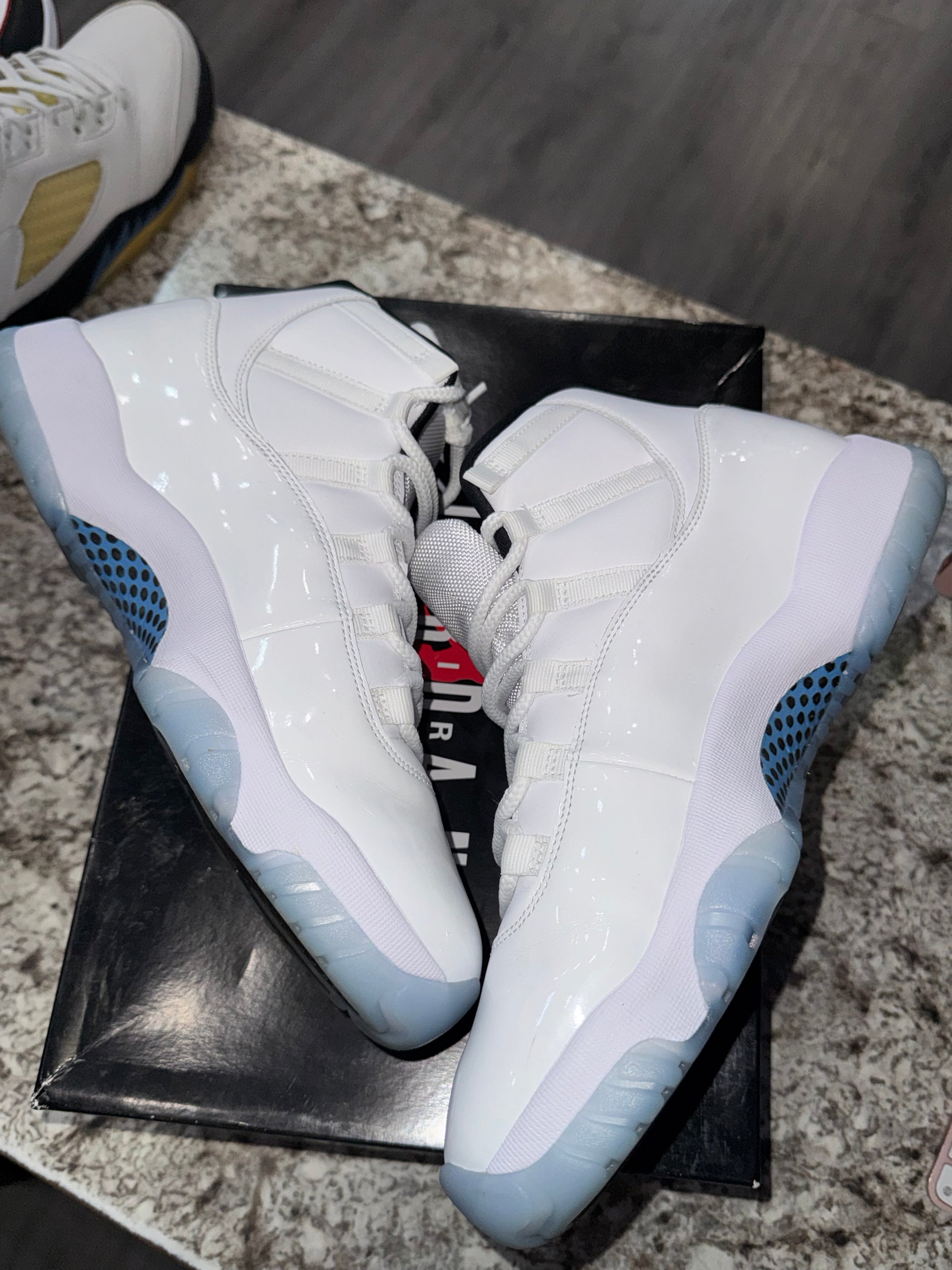 Jordan 11 Retro Legend Blue (2024)