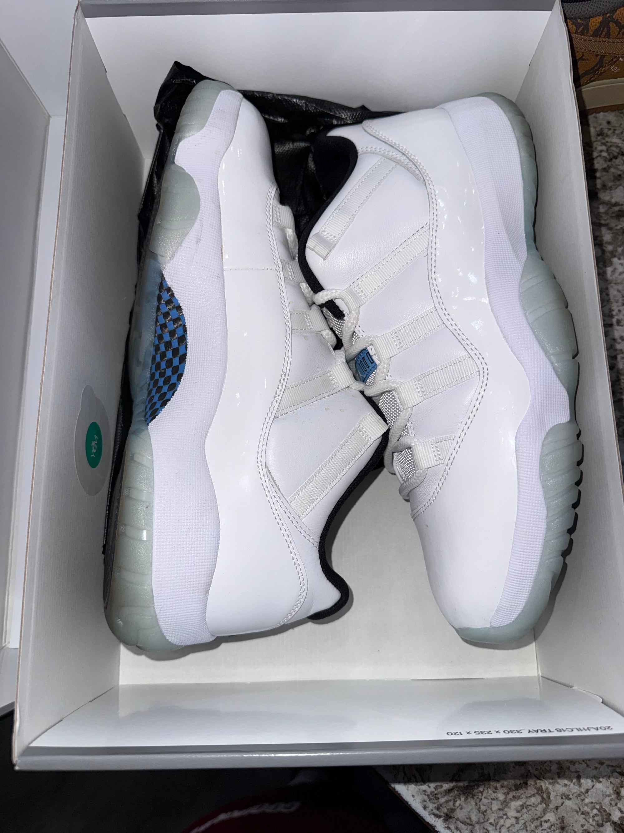 Jordan 11 Retro Low Legend Blue