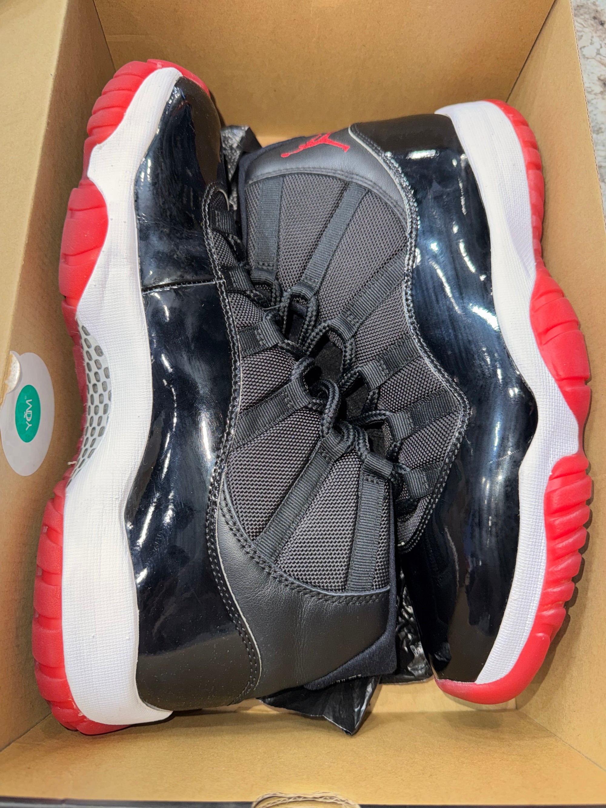 Jordan 11 Retro Playoffs Bred (2019)