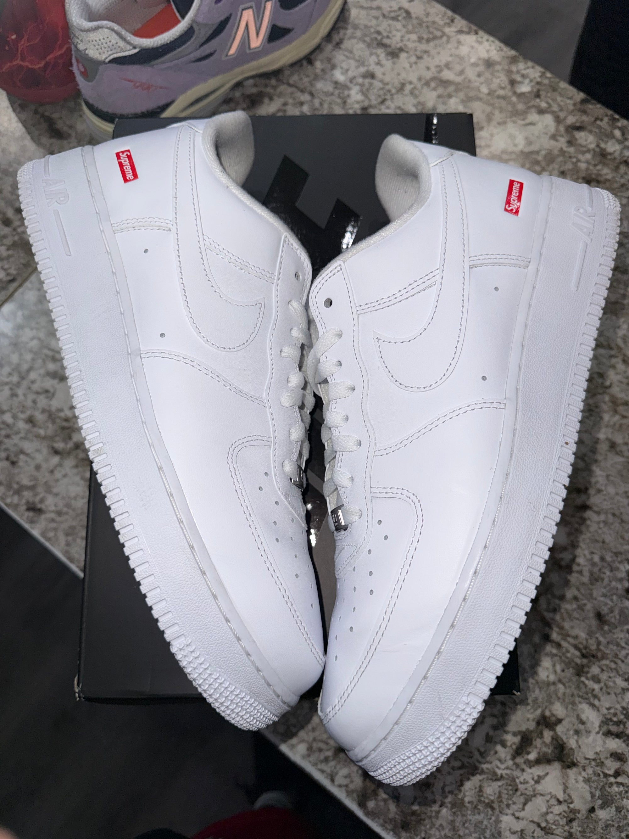 Nike Air Force 1 Low Supreme White