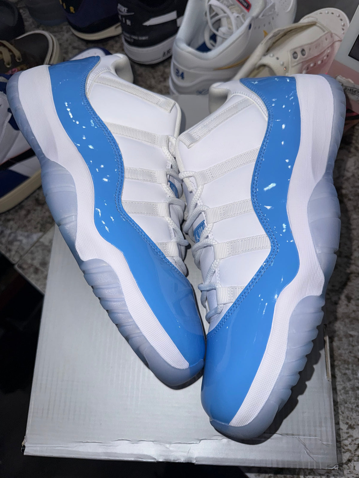 Jordan 11 Retro Low University Blue (2026)