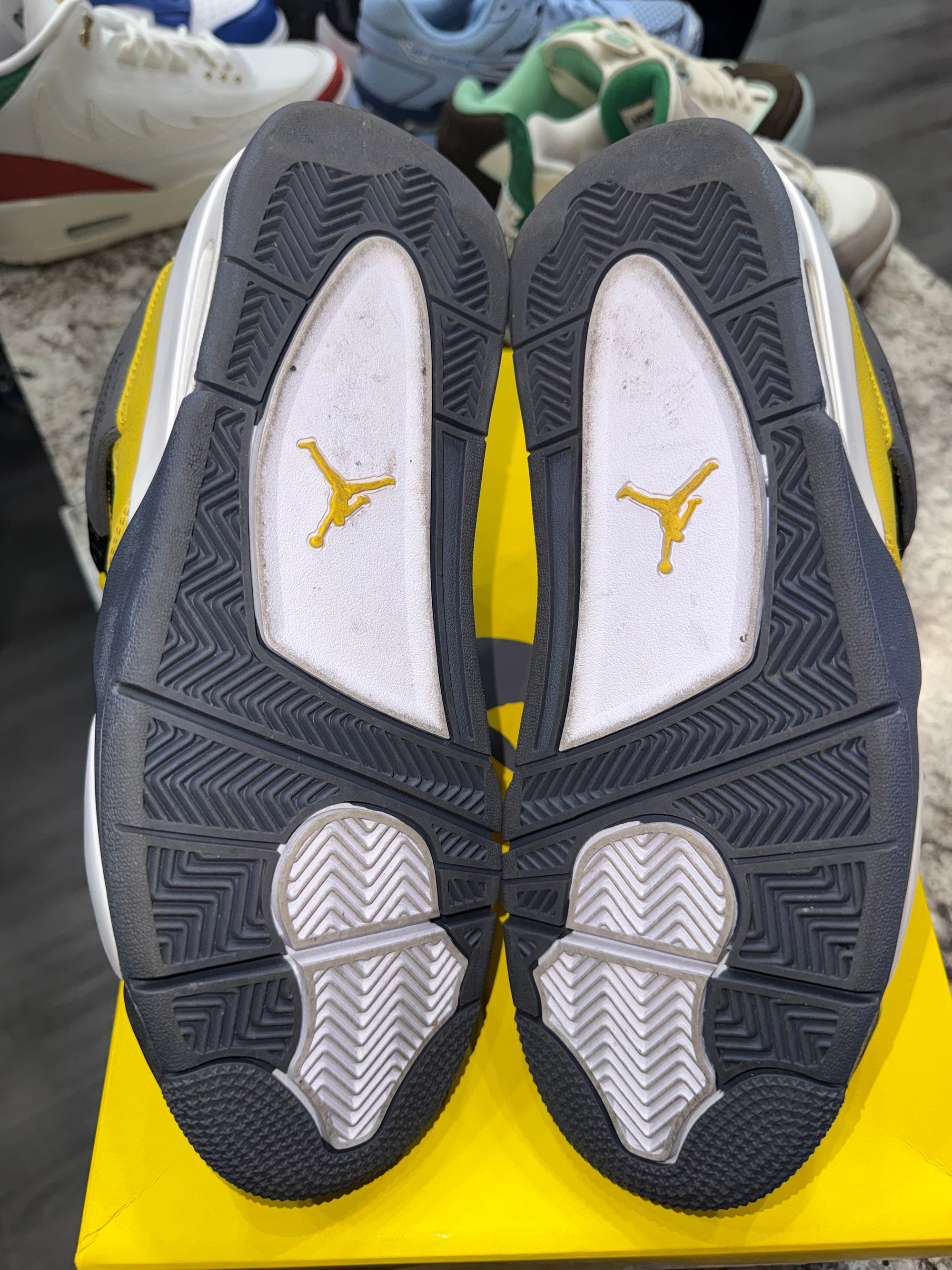 Jordan 4 Retro Lightning (2021)
