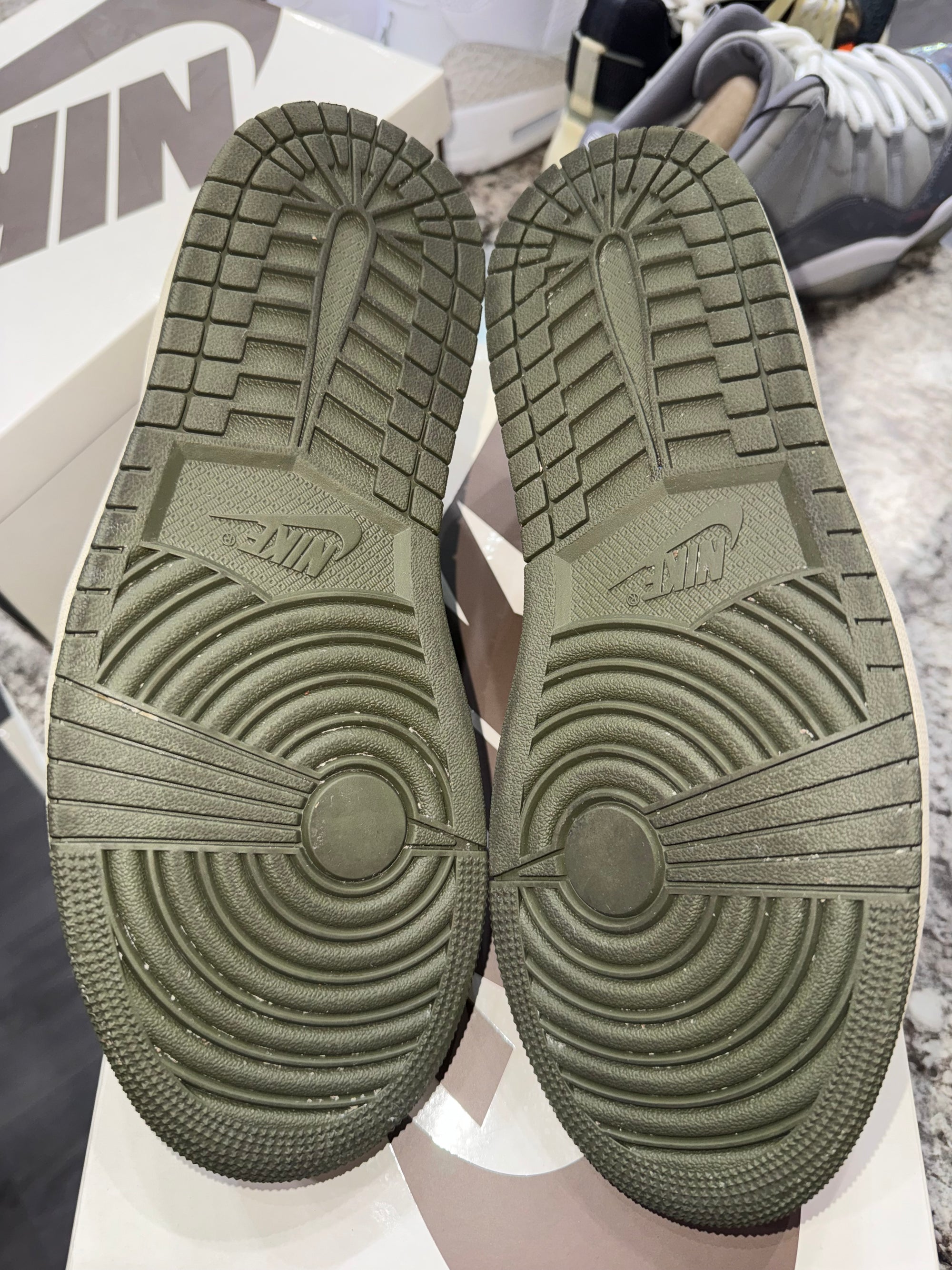 Jordan 1 Retro Low OG SP Travis Scott Medium Olive
