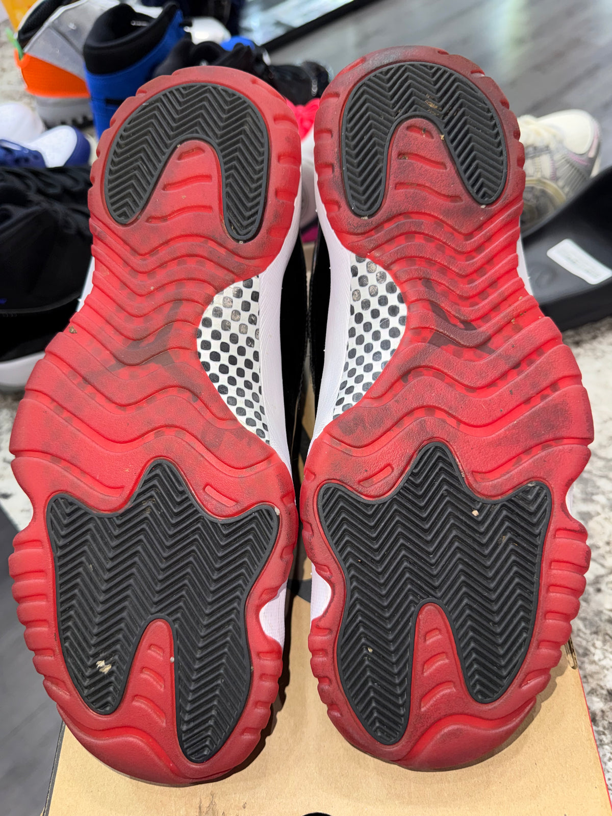 Jordan 11 Retro Playoffs Bred (2019)