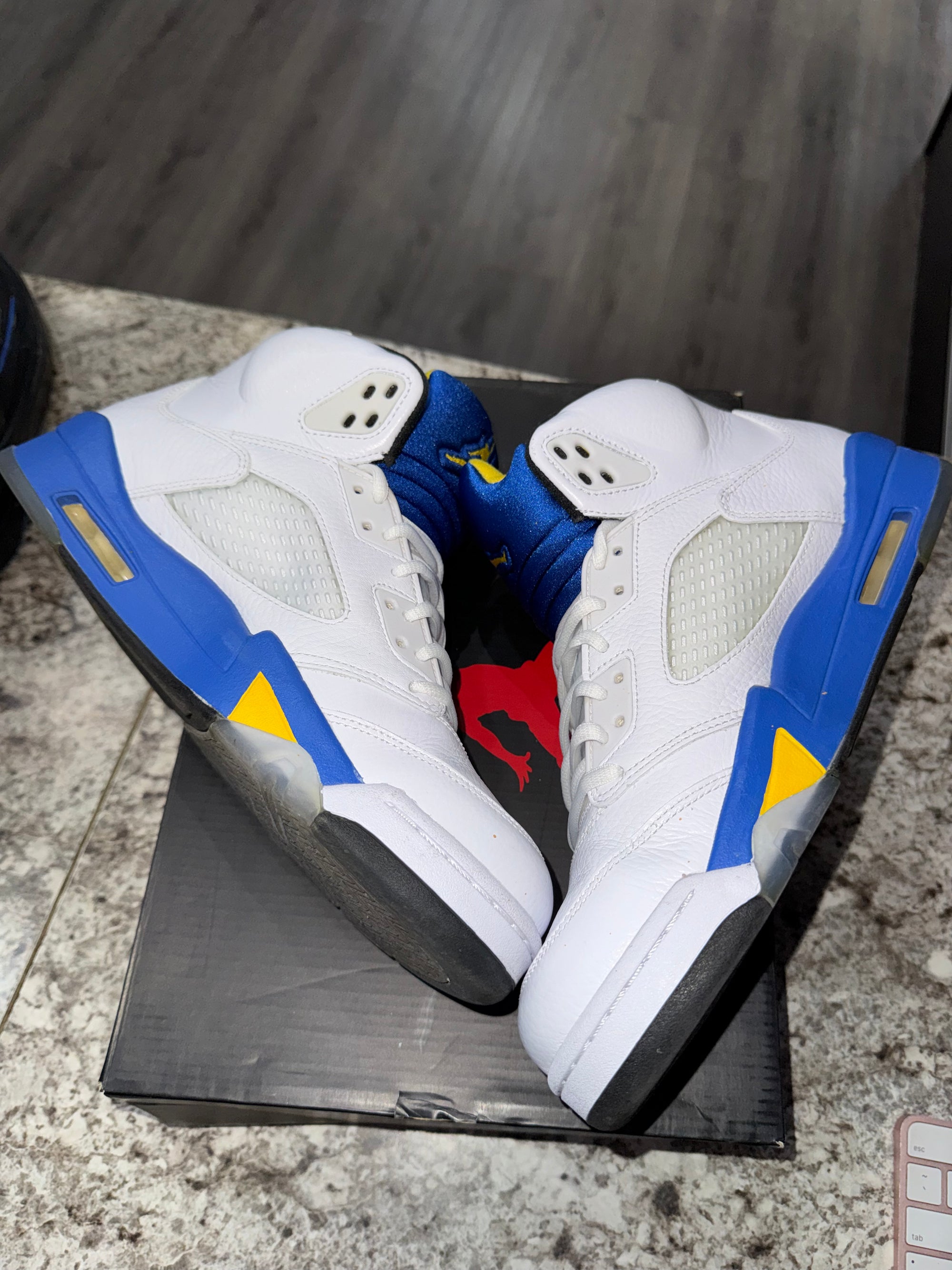 Jordan 5 Retro Laney (2013)