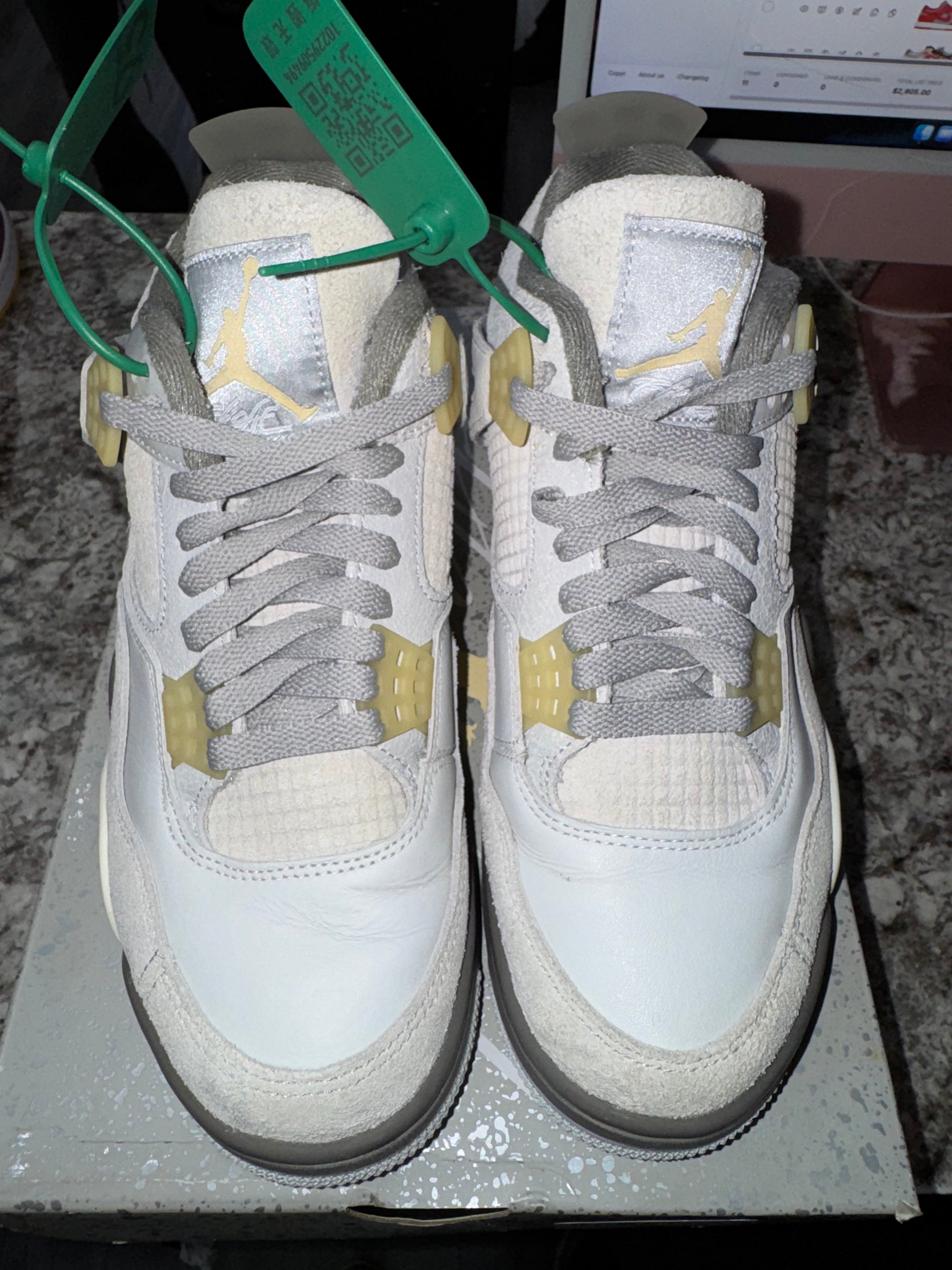 Jordan 4 Retro SE Craft Photon Dust