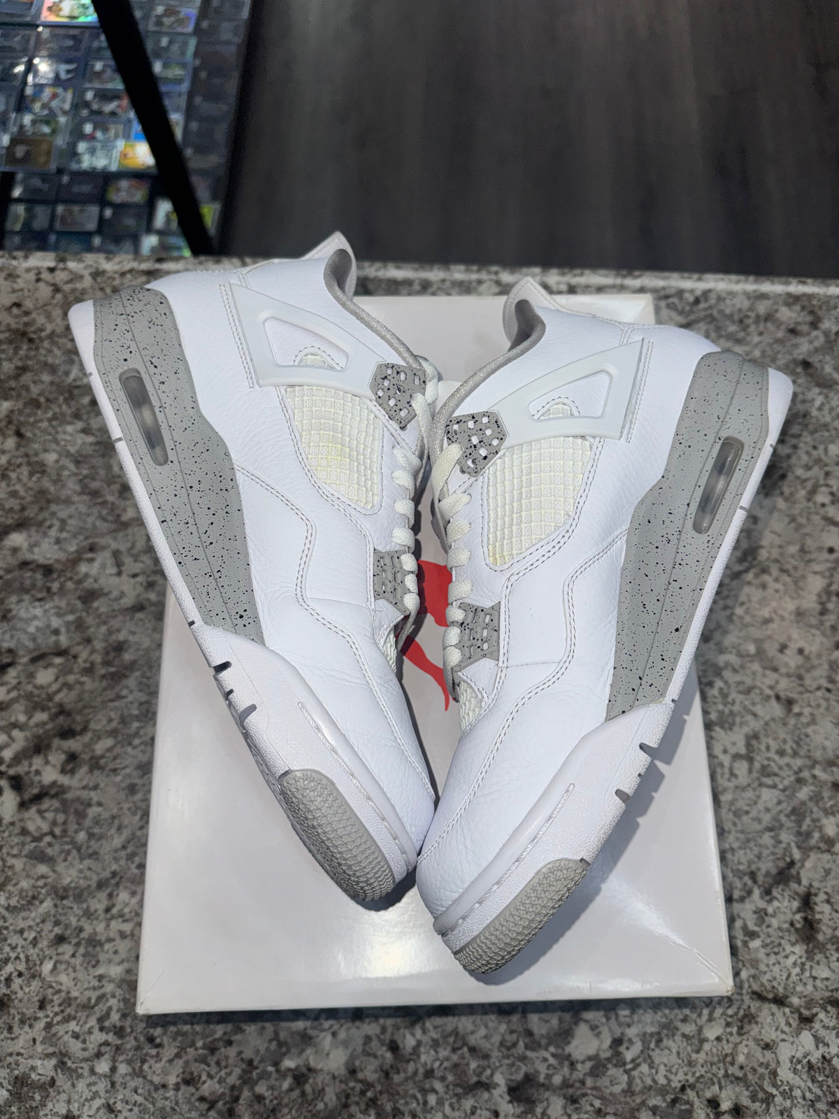 Jordan 4 Retro White Oreo (2021)