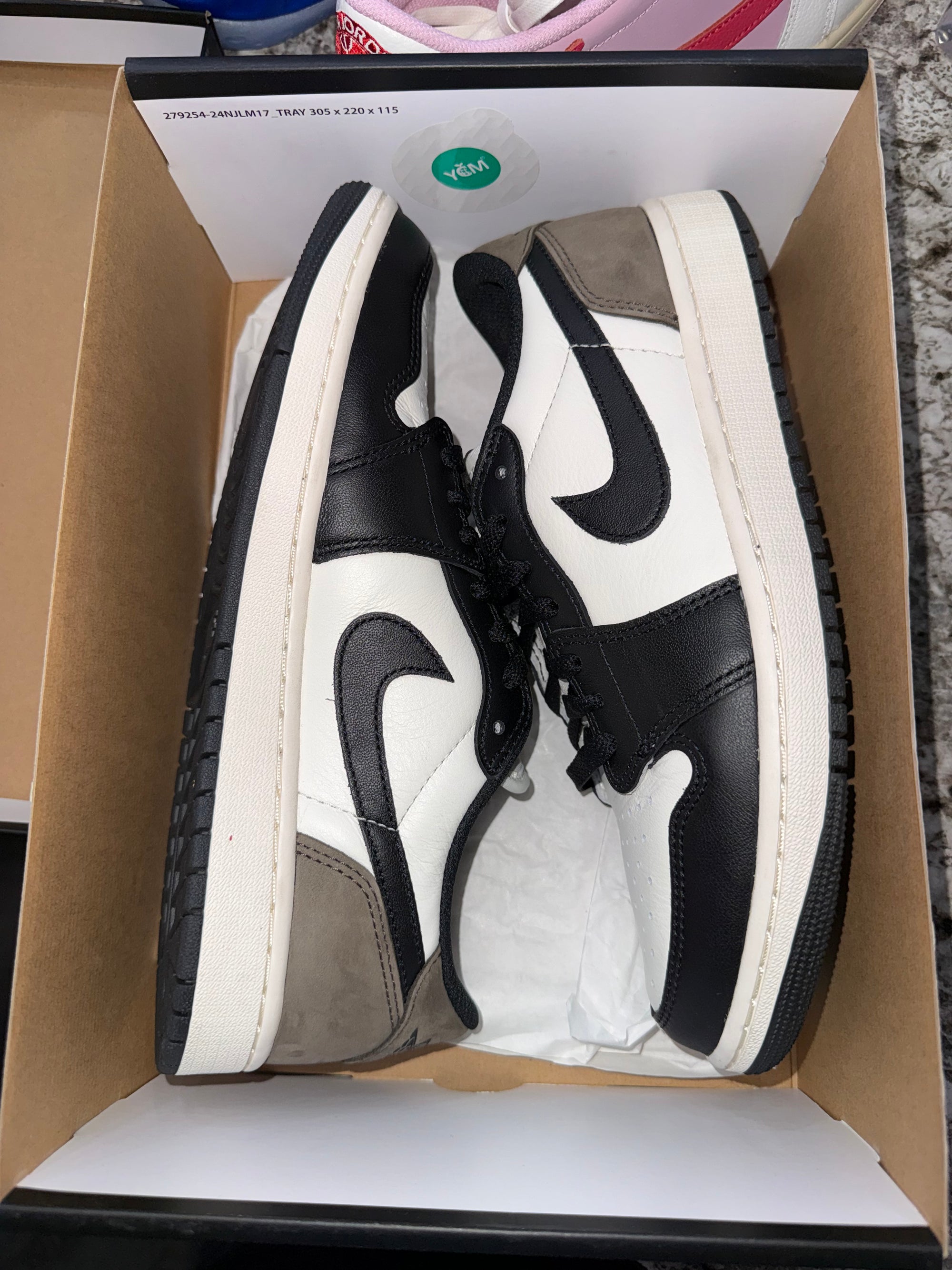 Jordan 1 Retro Low OG Mocha