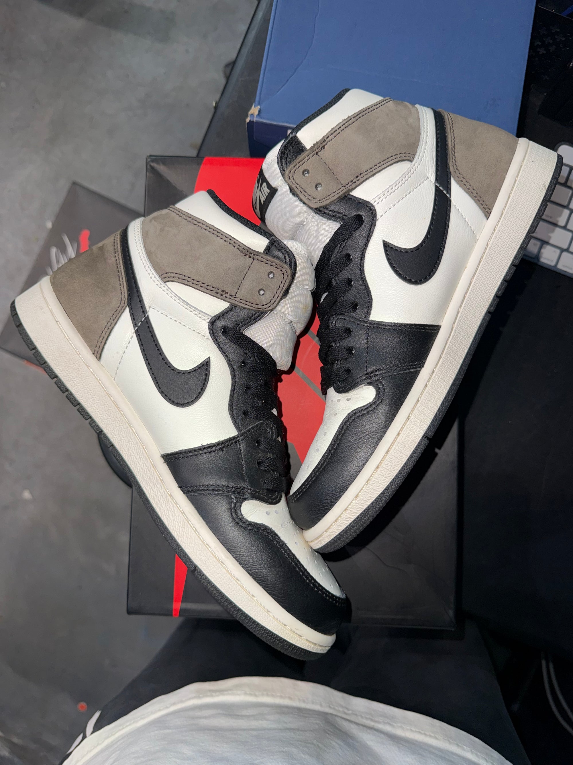 Jordan 1 Retro High Dark Mocha