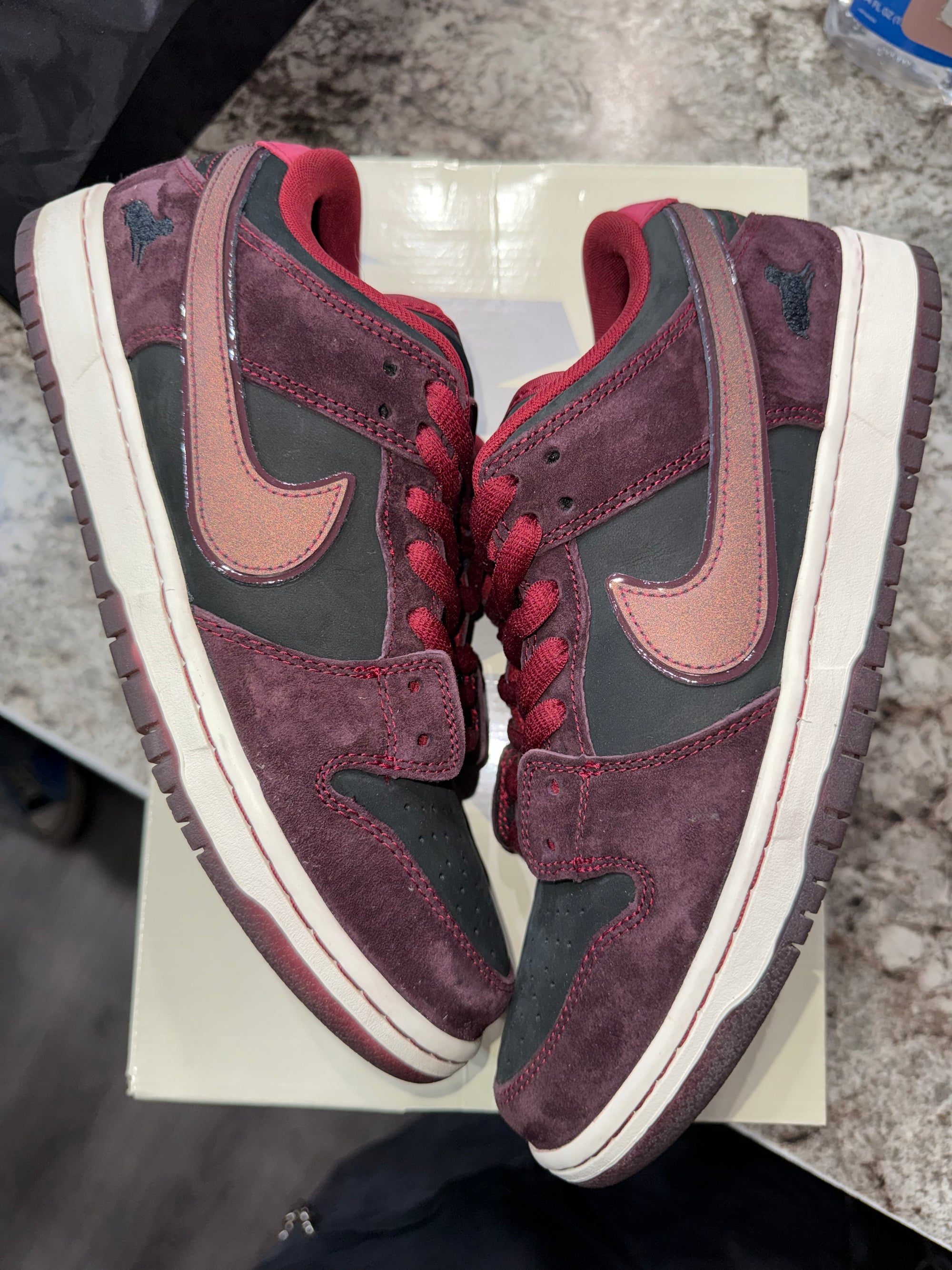 Nike SB Dunk Low Riot Skateshop