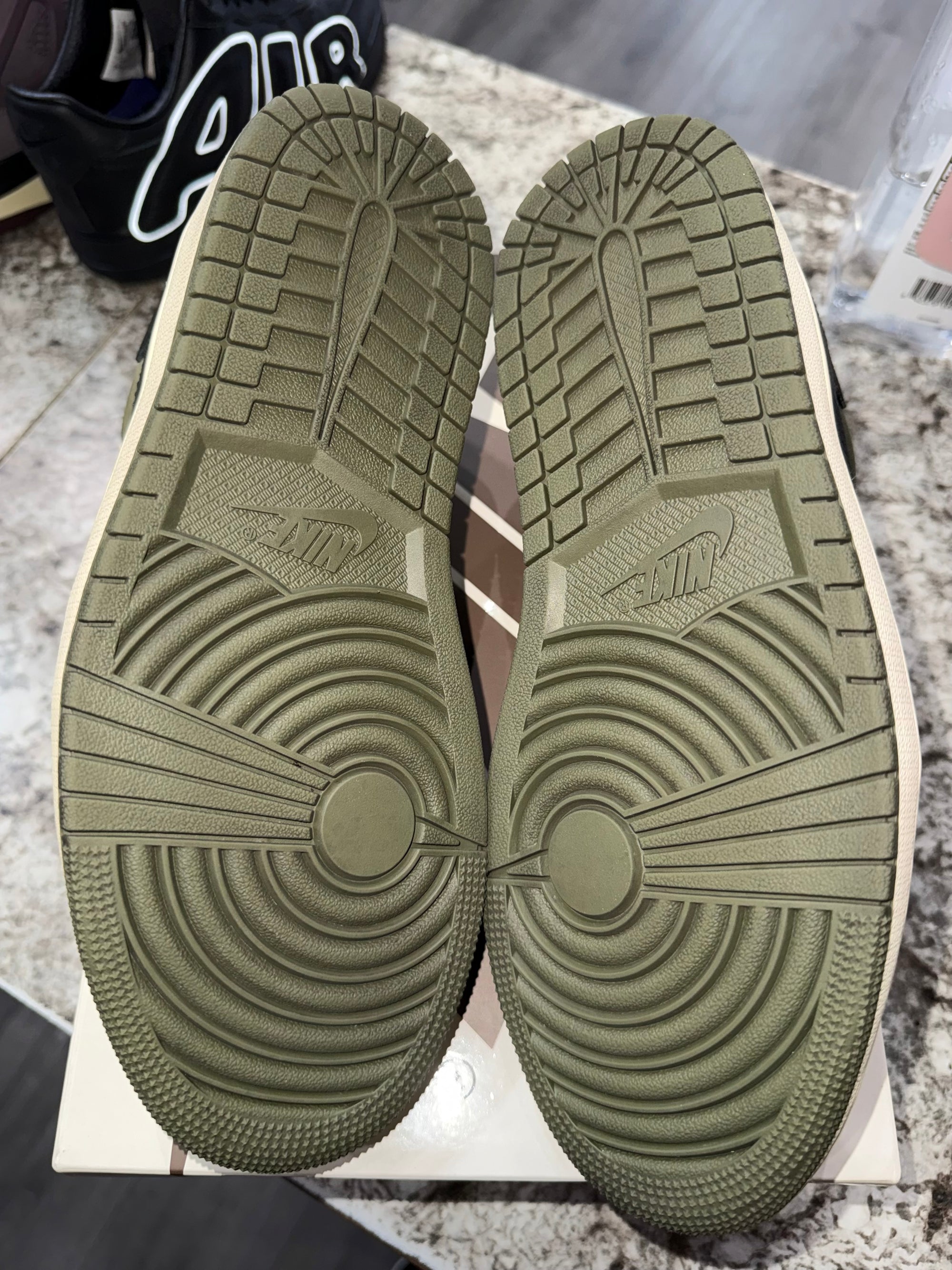Jordan 1 Retro Low OG SP Travis Scott Medium Olive