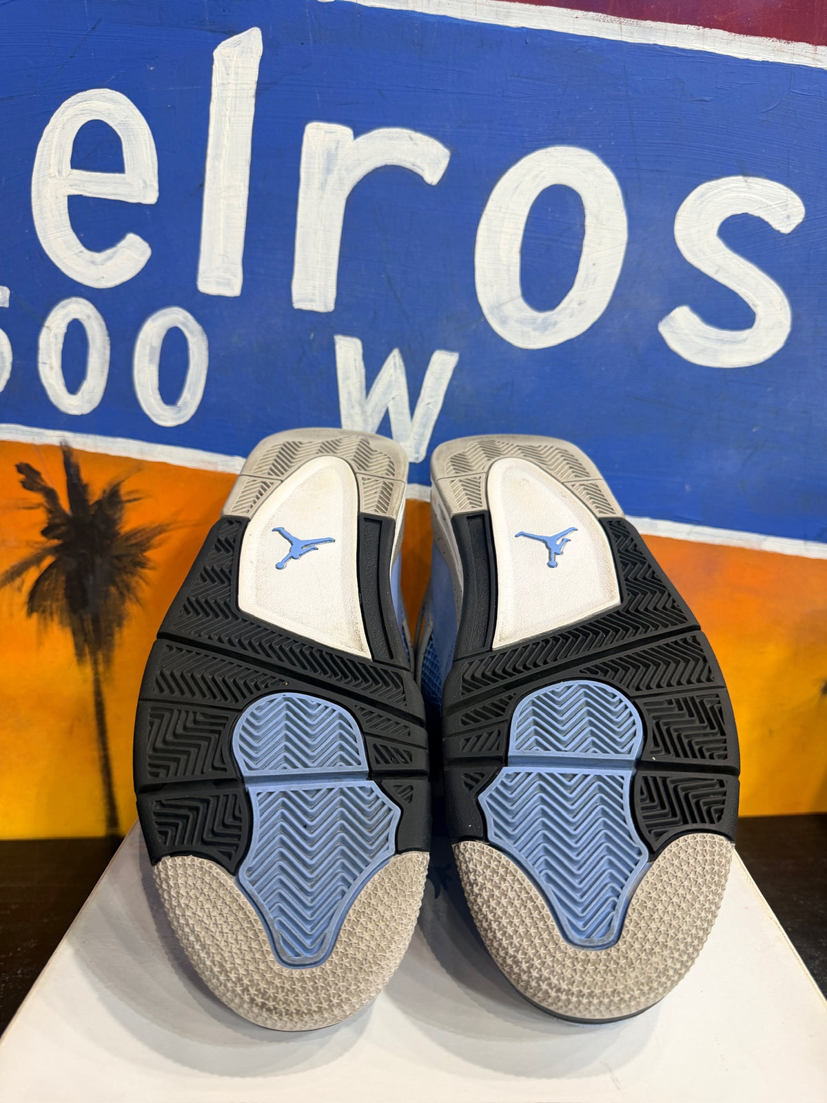 Jordan 4 Retro University Blue