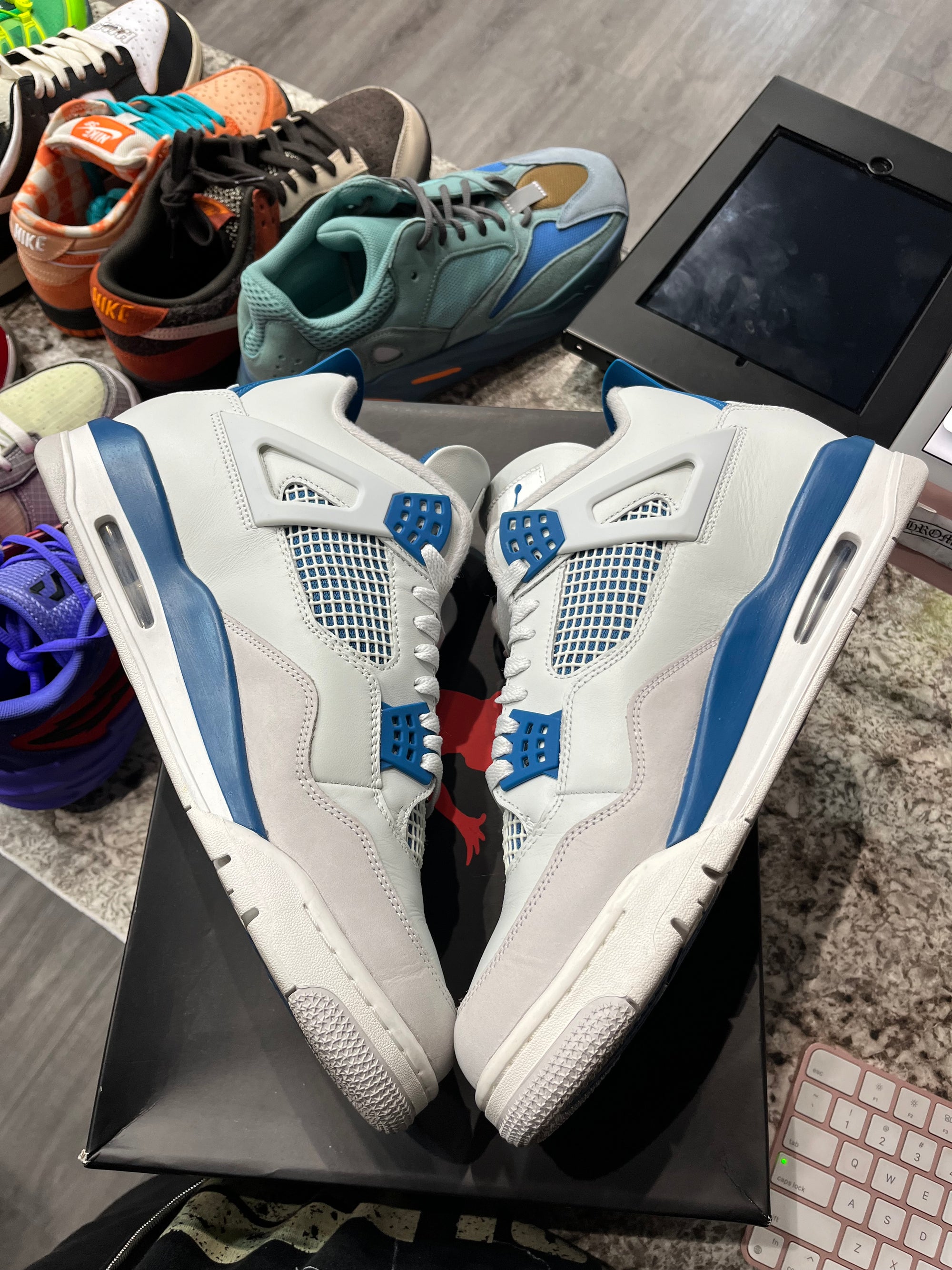 Jordan 4 Retro Military Blue (2024)