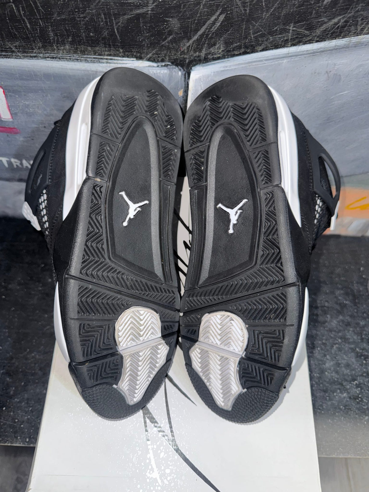 Jordan 4 Retro White Thunder