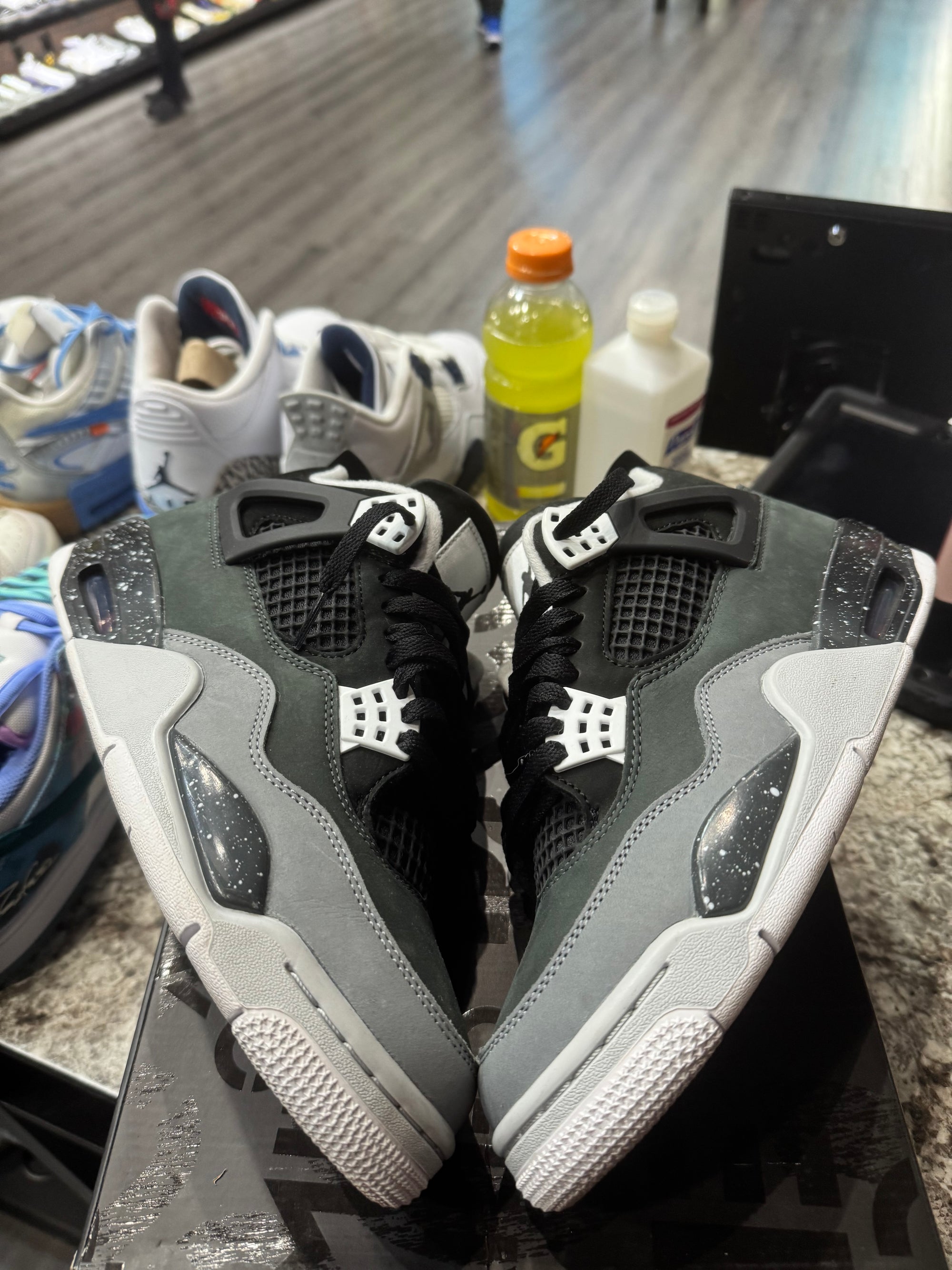 Jordan 4 Retro Fear (2024) (Damaged Box)