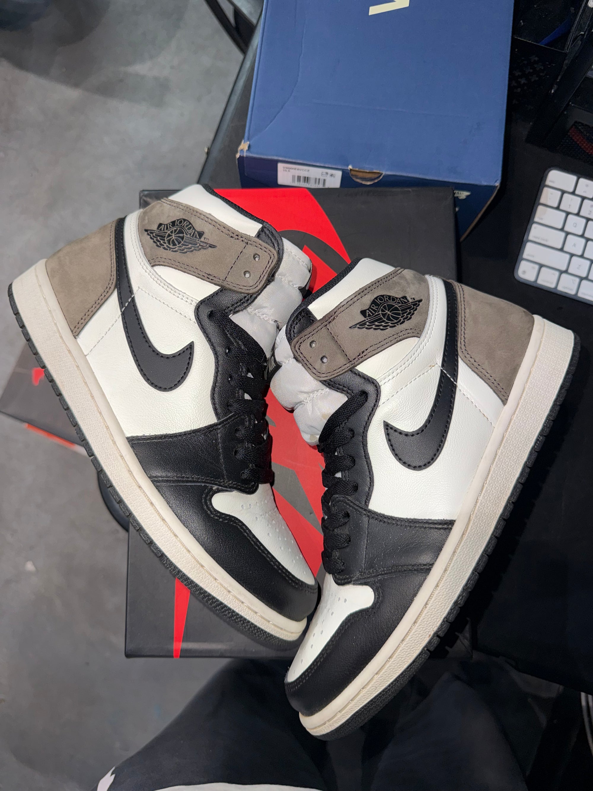 Jordan 1 Retro High Dark Mocha