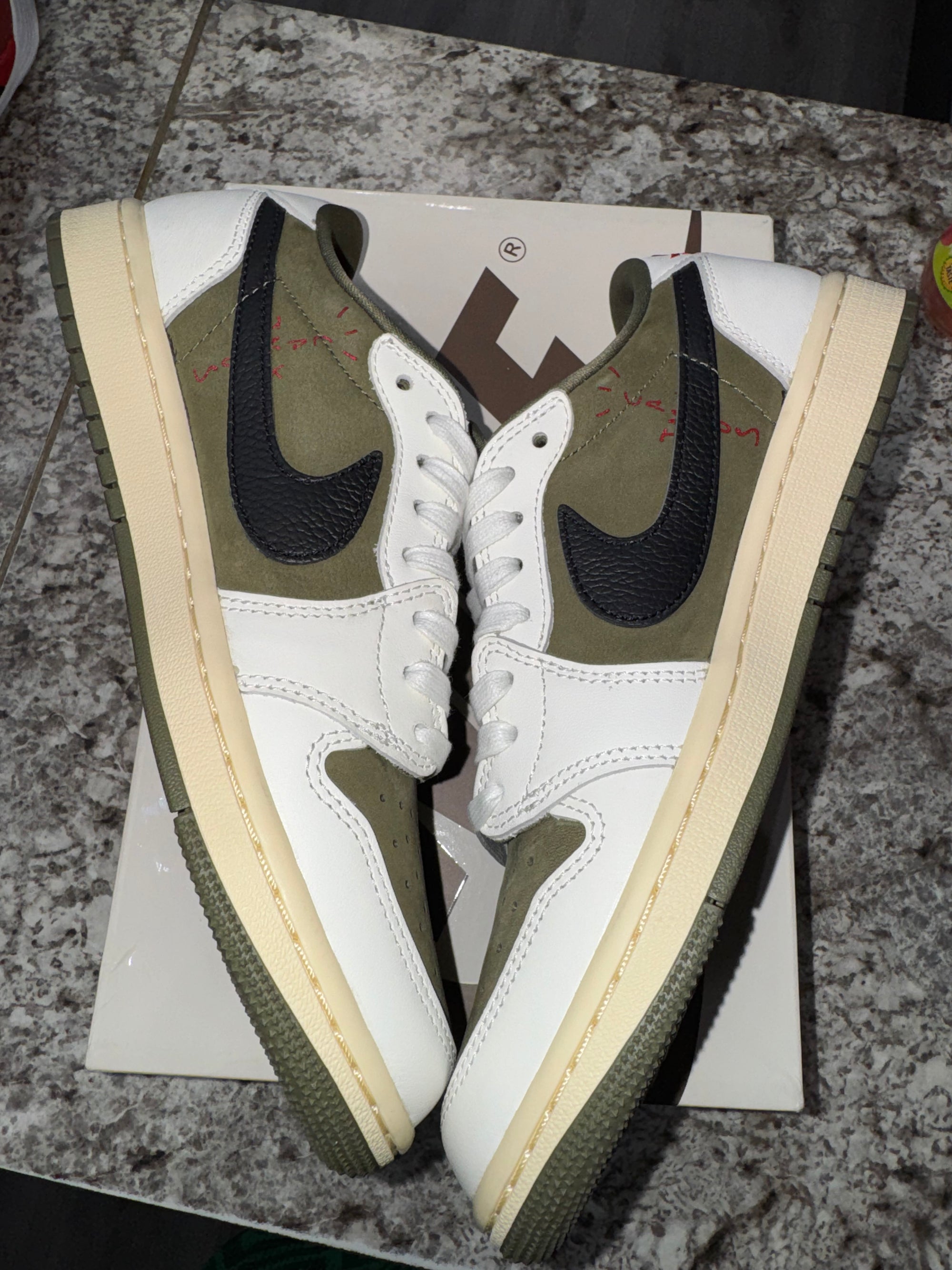 Jordan 1 Retro Low OG SP Travis Scott Medium Olive