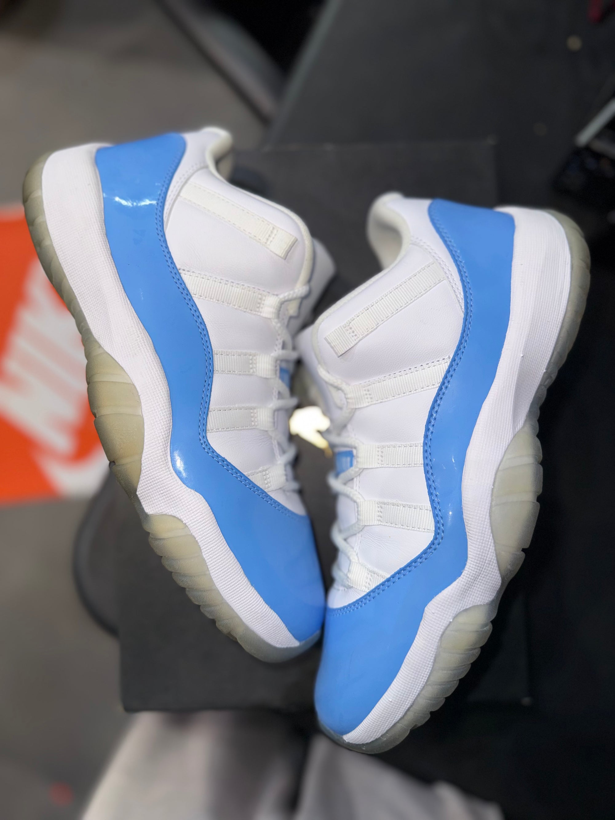 Jordan 11 Retro Low University Blue (2017)