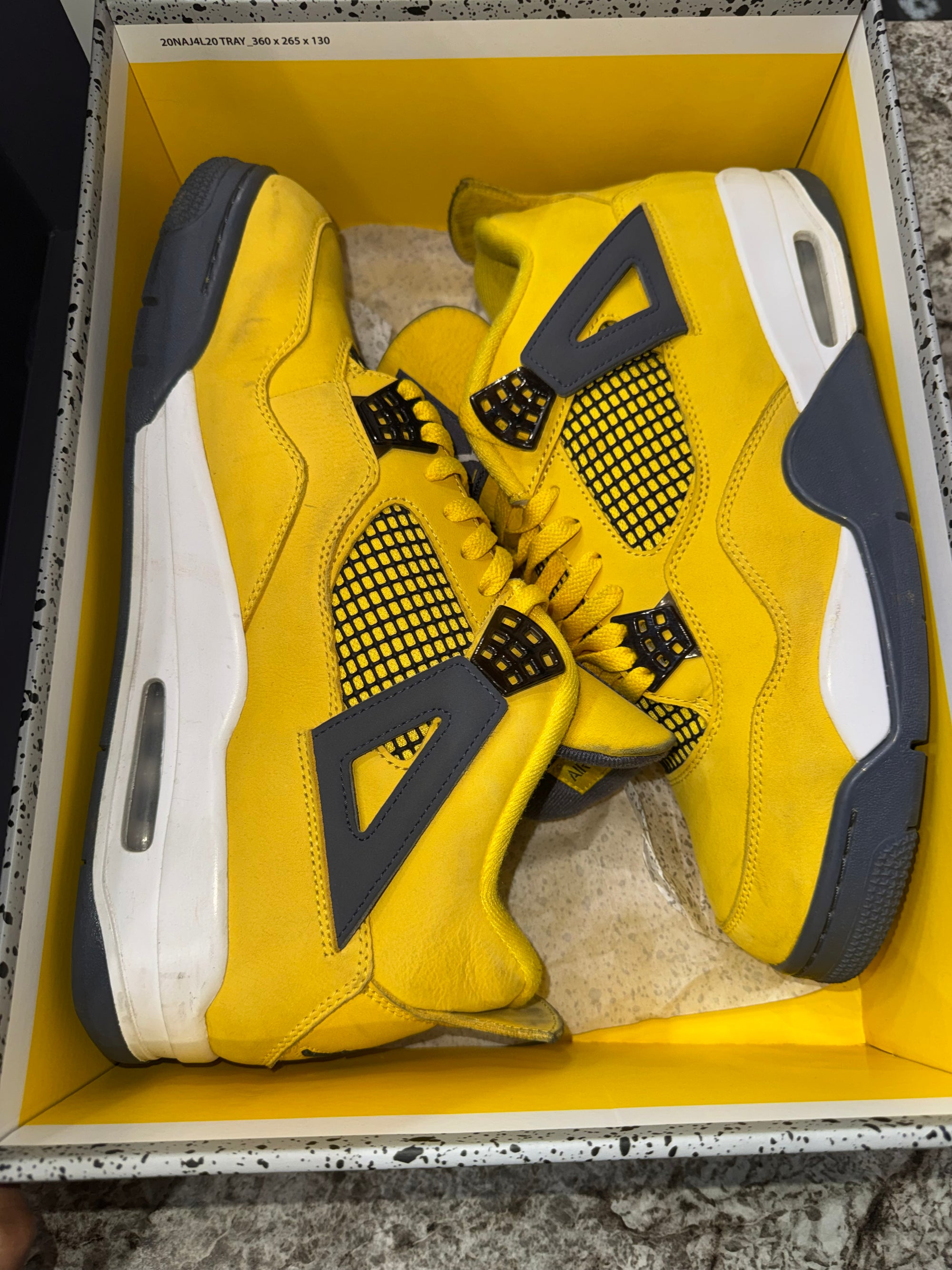 Jordan 4 Retro Lightning (2021)