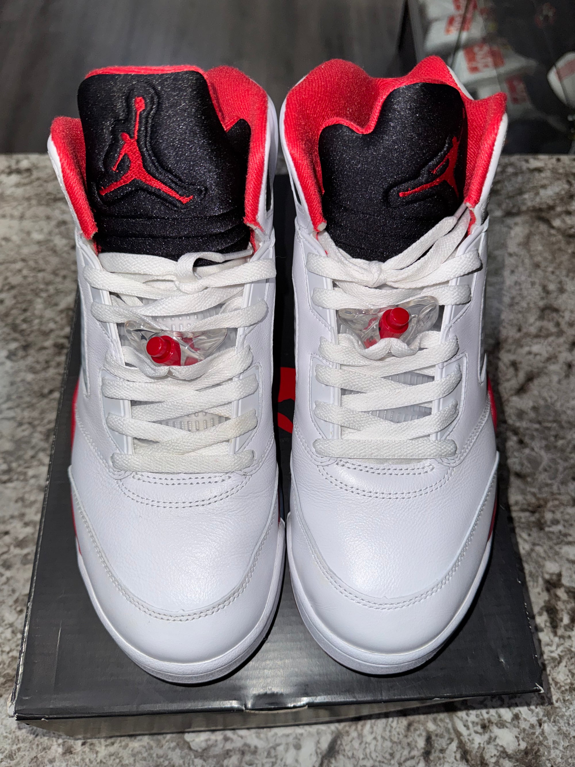 Jordan 5 Retro Fire Red Black Tongue (2025)
