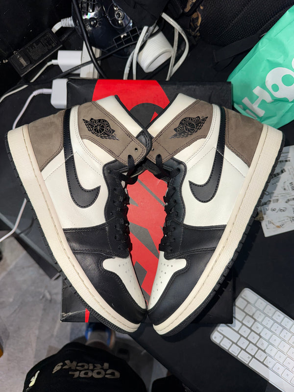 Jordan 1 Retro High Dark Mocha (DAMAGED BOX)