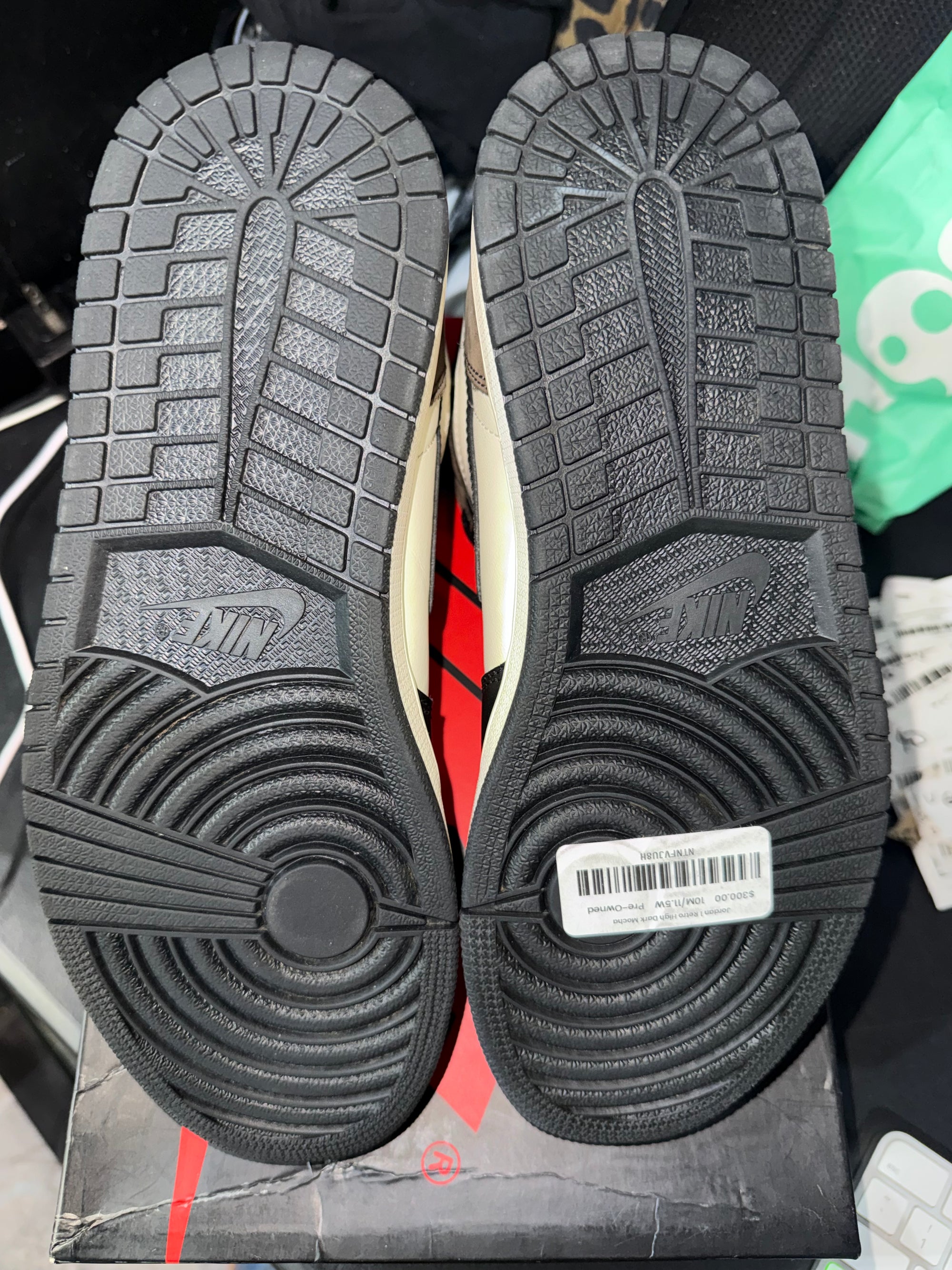 Jordan 1 Retro High Dark Mocha (DAMAGED BOX)