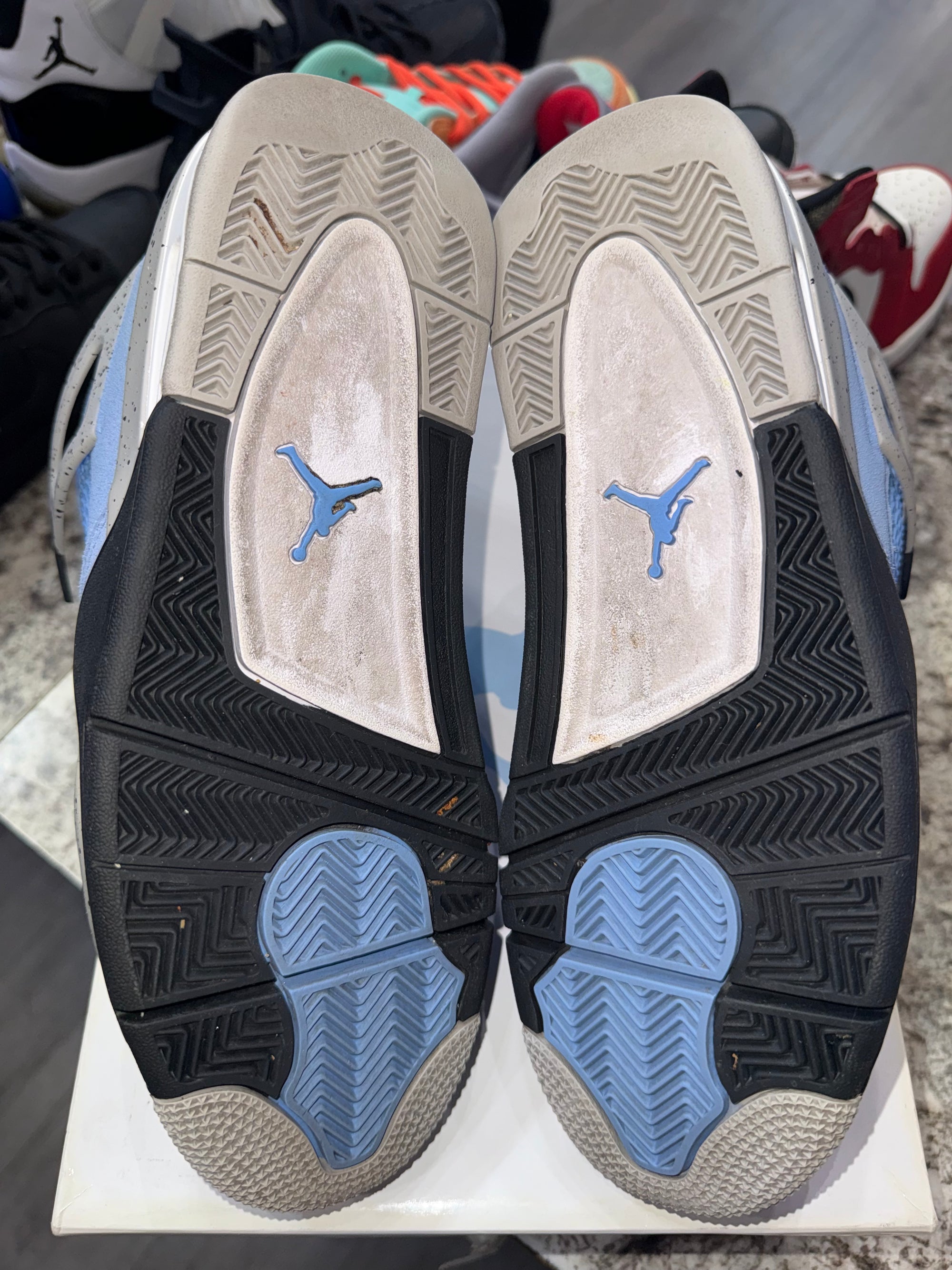 Jordan 4 Retro University Blue