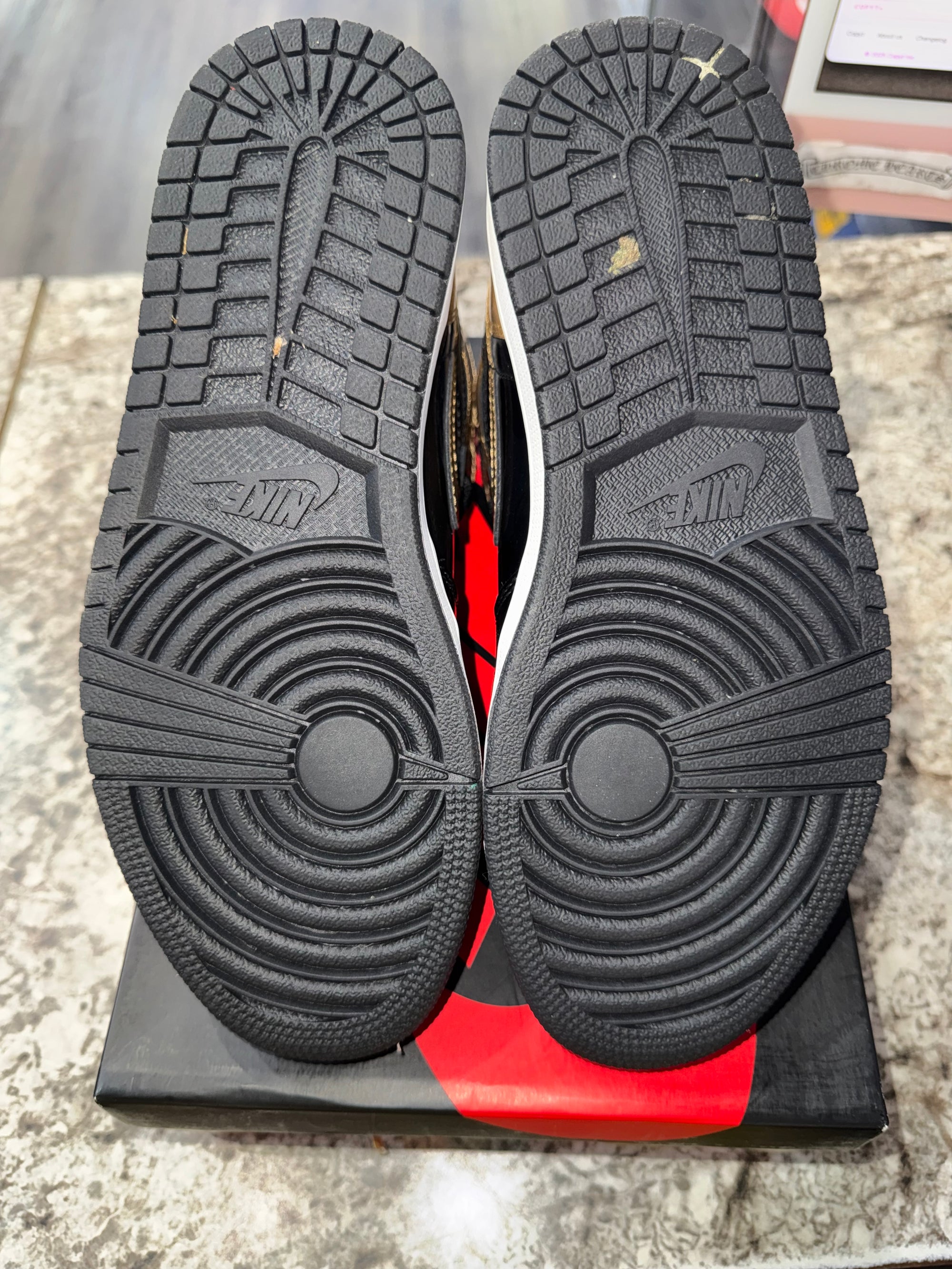 Jordan 1 Retro High NRG Patent Gold Toe