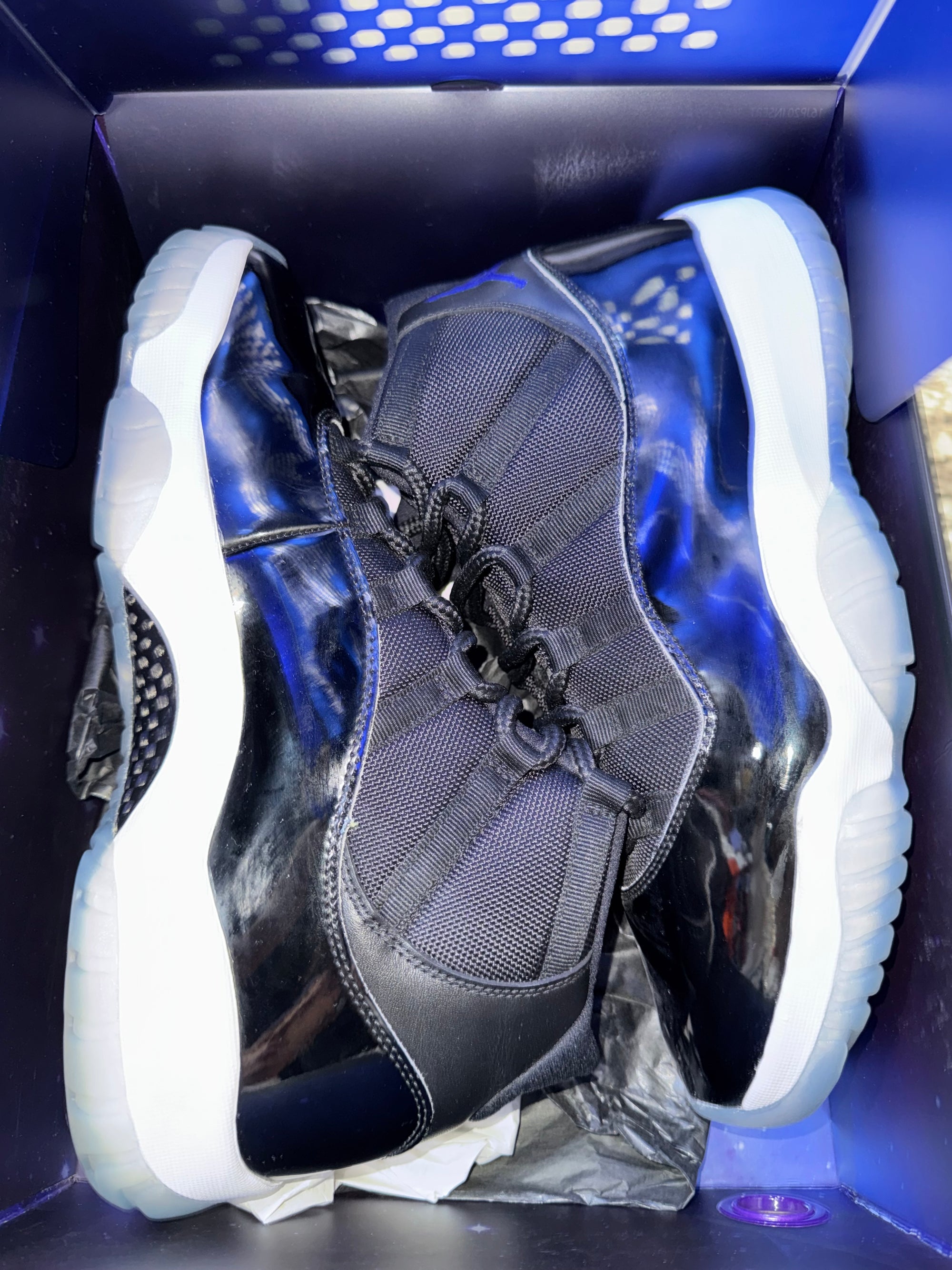 Jordan 11 Retro Space Jam (2016)
