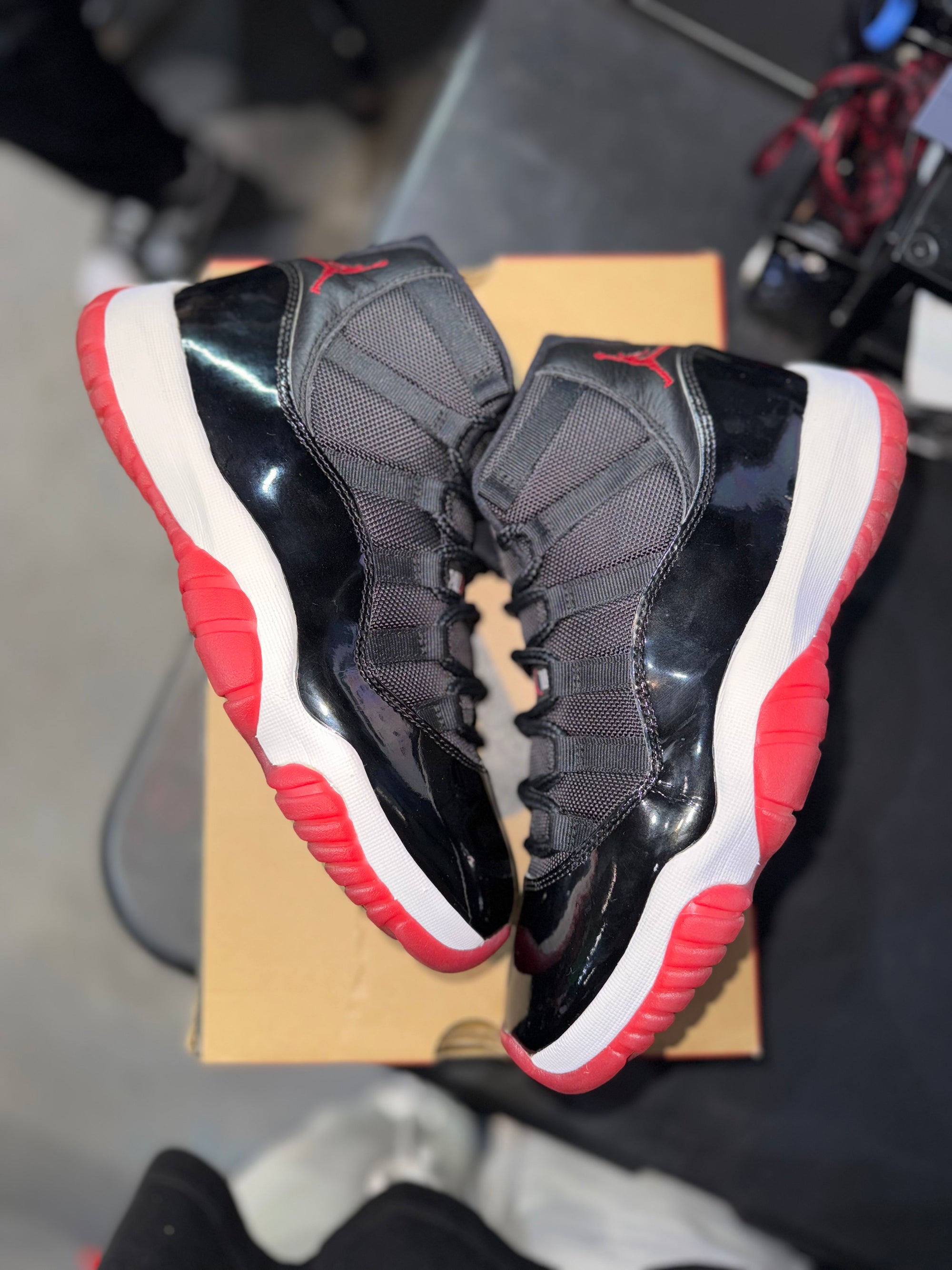 Jordan 11 Retro Playoffs Bred (2019)