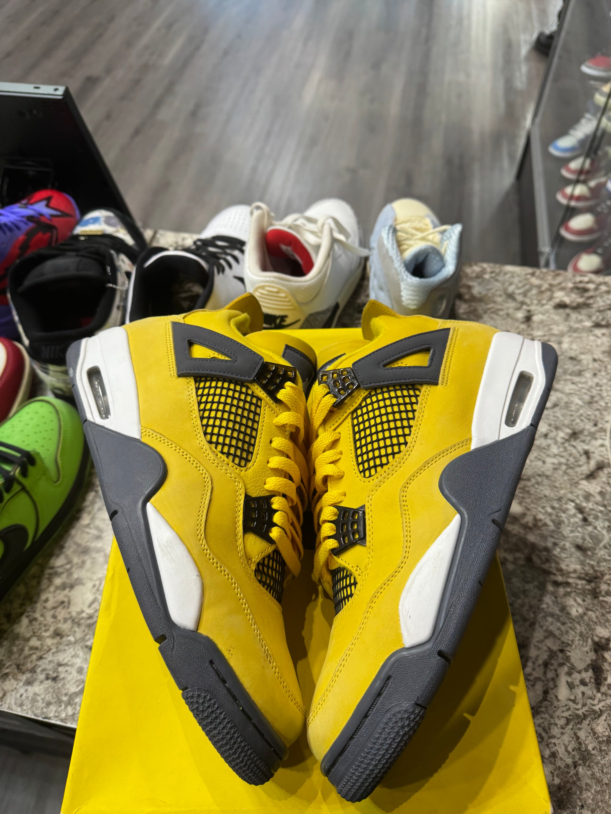 Jordan 4 Retro Lightning (2021)