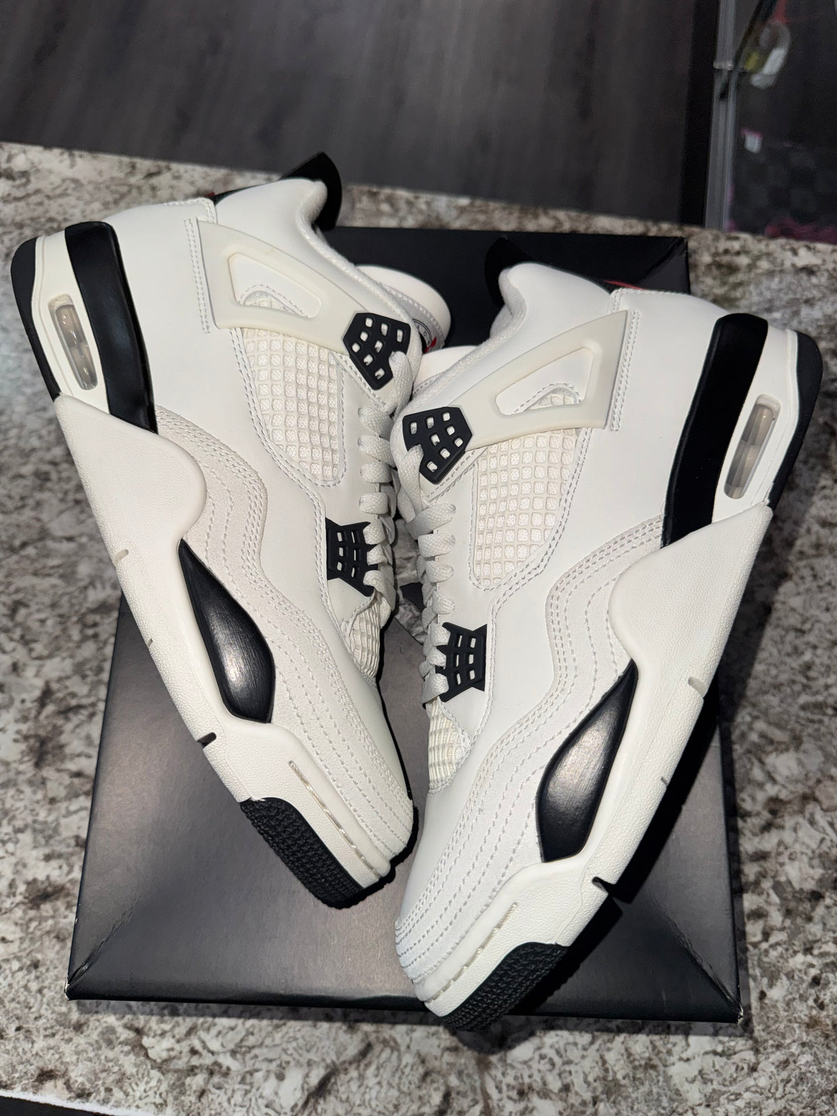 Jordan 4 Retro Flight Club