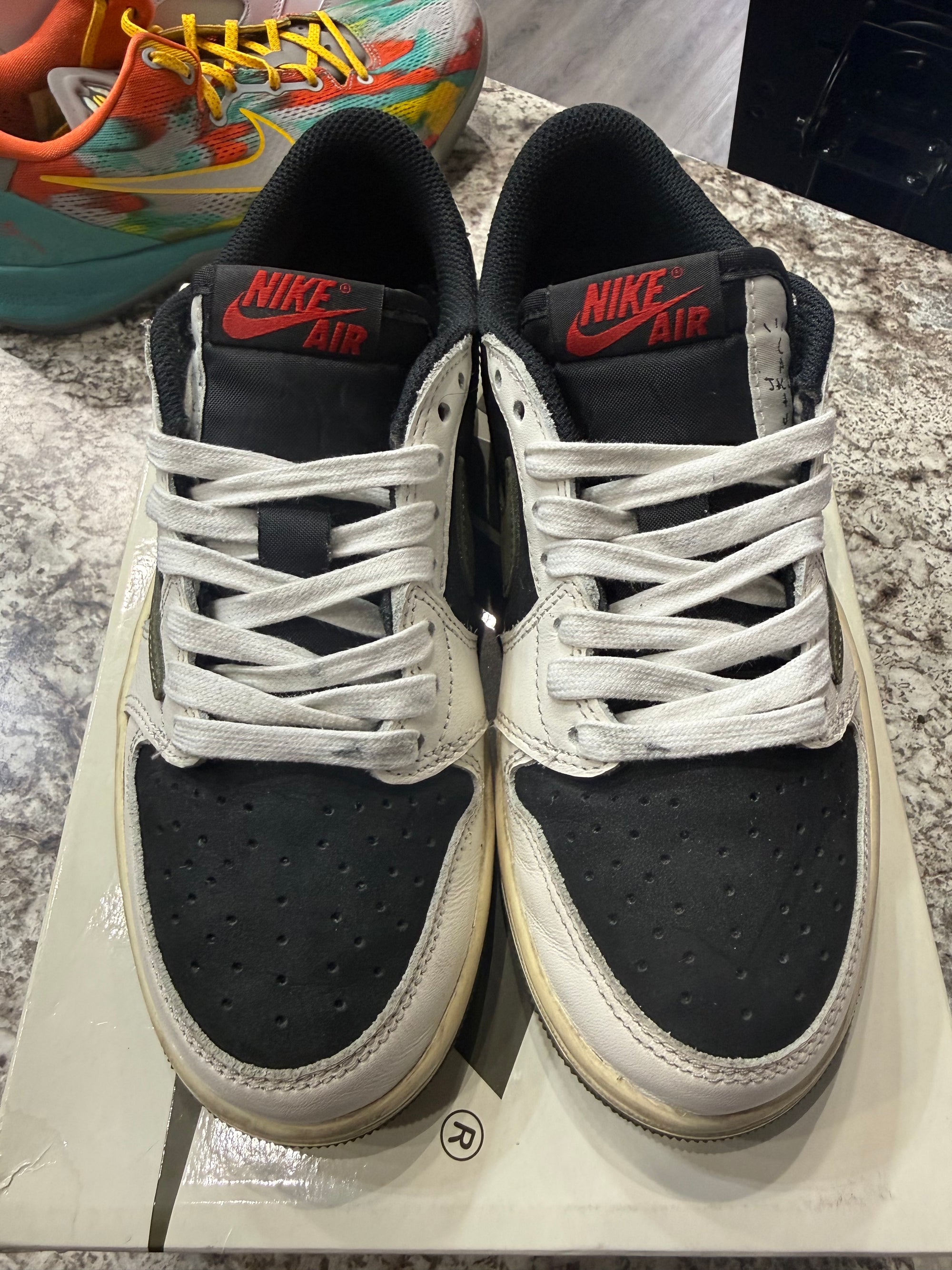 Jordan 1 Retro Low OG SP Travis Scott Olive (Women's) (DAMAGED BOX)