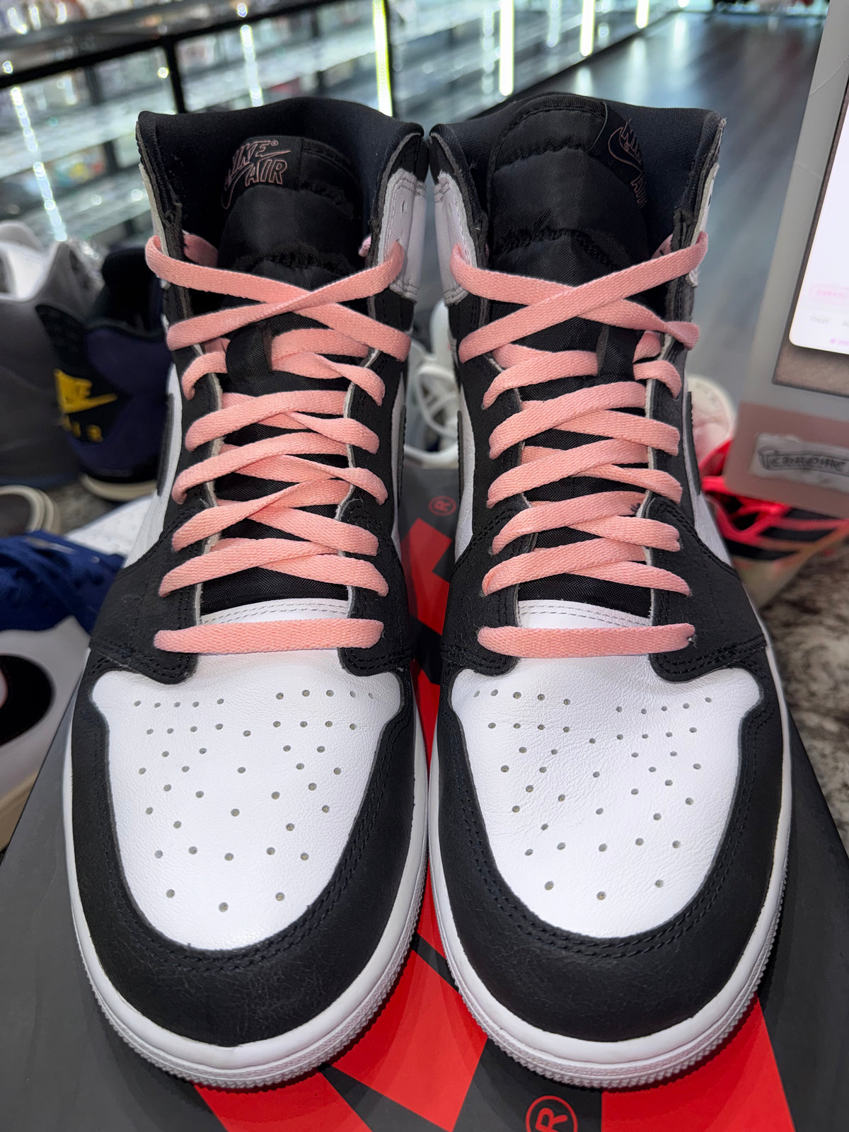 Jordan 1 Retro High OG Bleached Coral