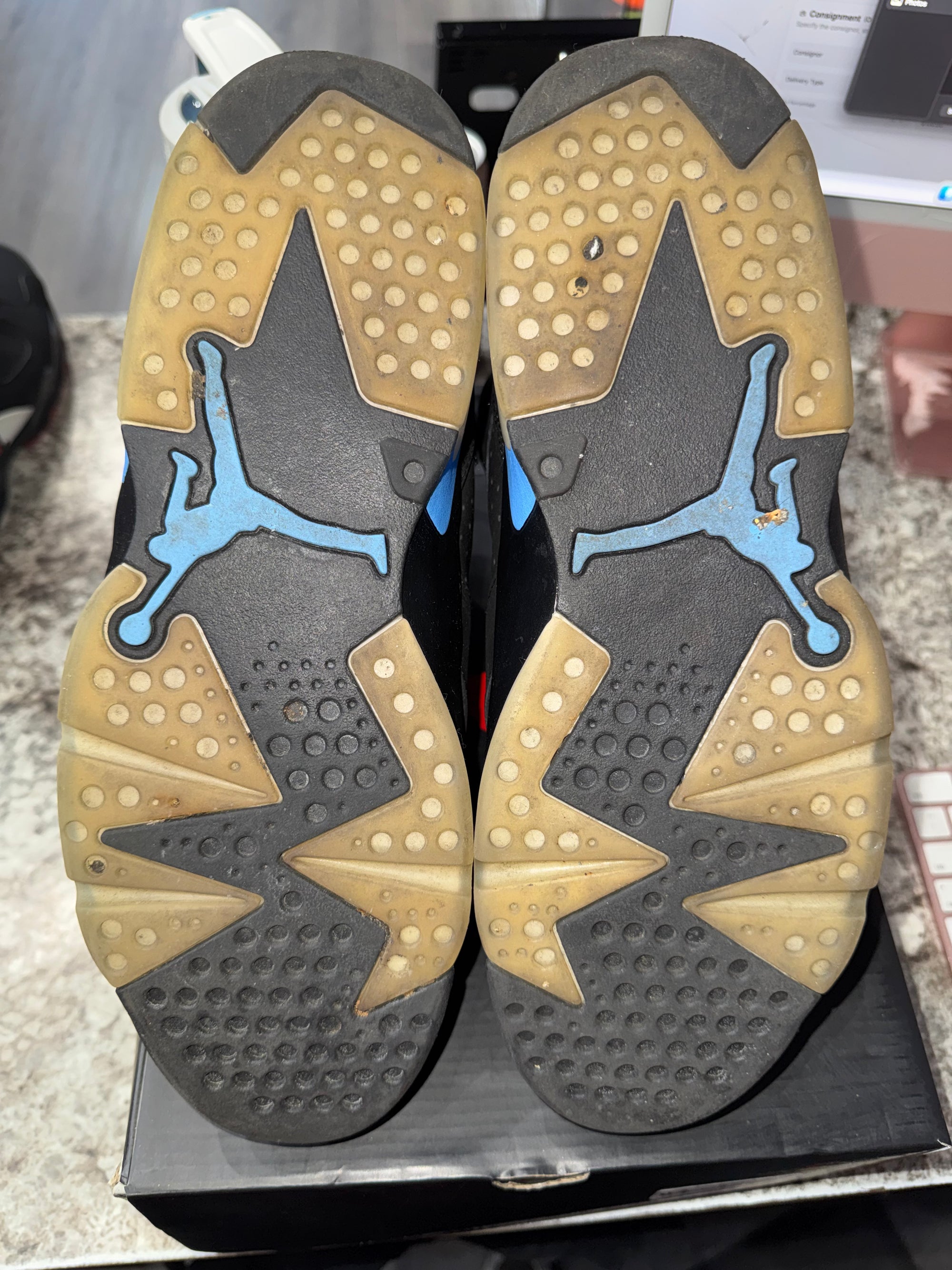 Jordan 6 Retro UNC (DAMAGED BOX)