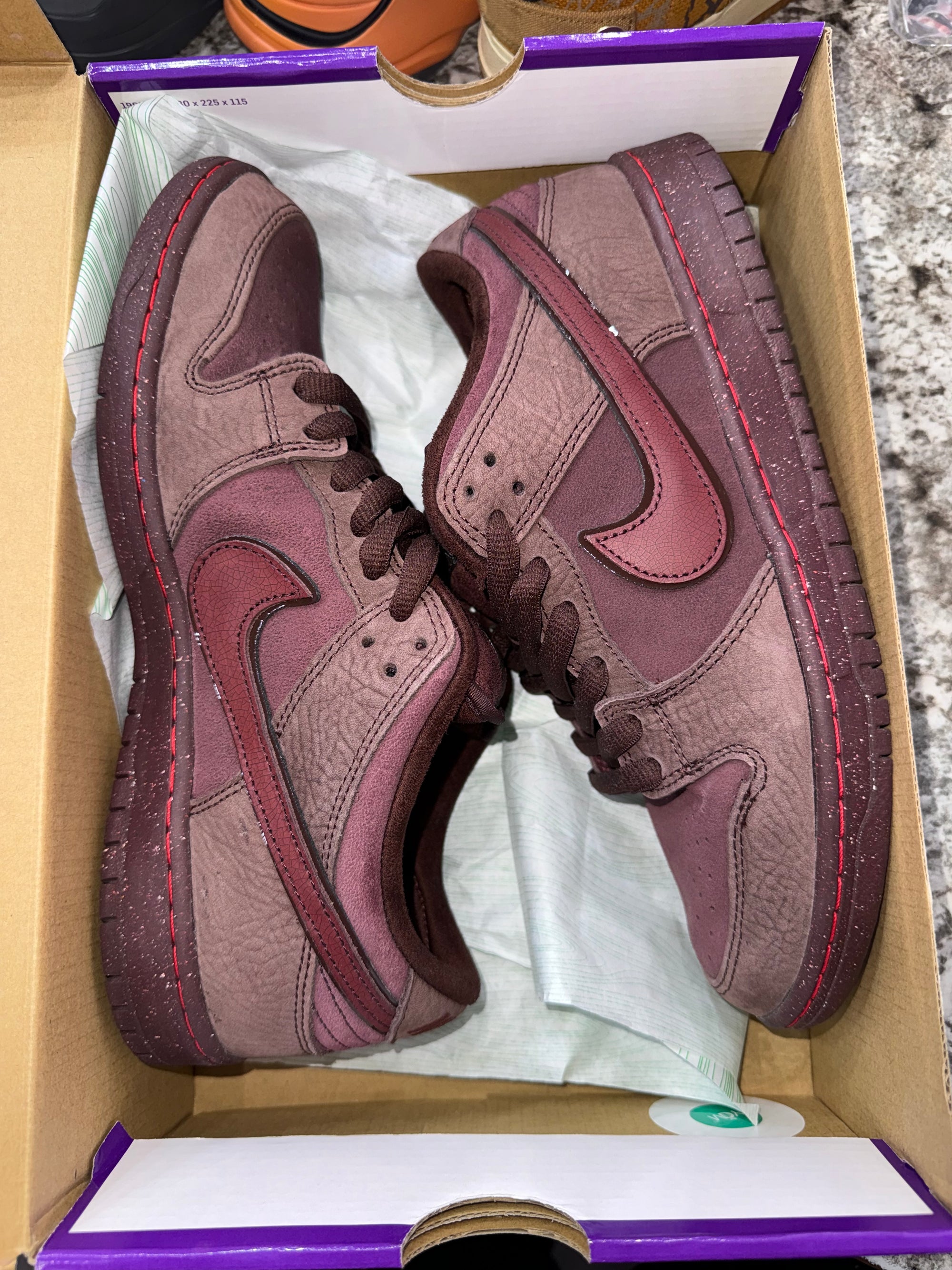 Nike SB Dunk Low City of Love Burgundy Crush