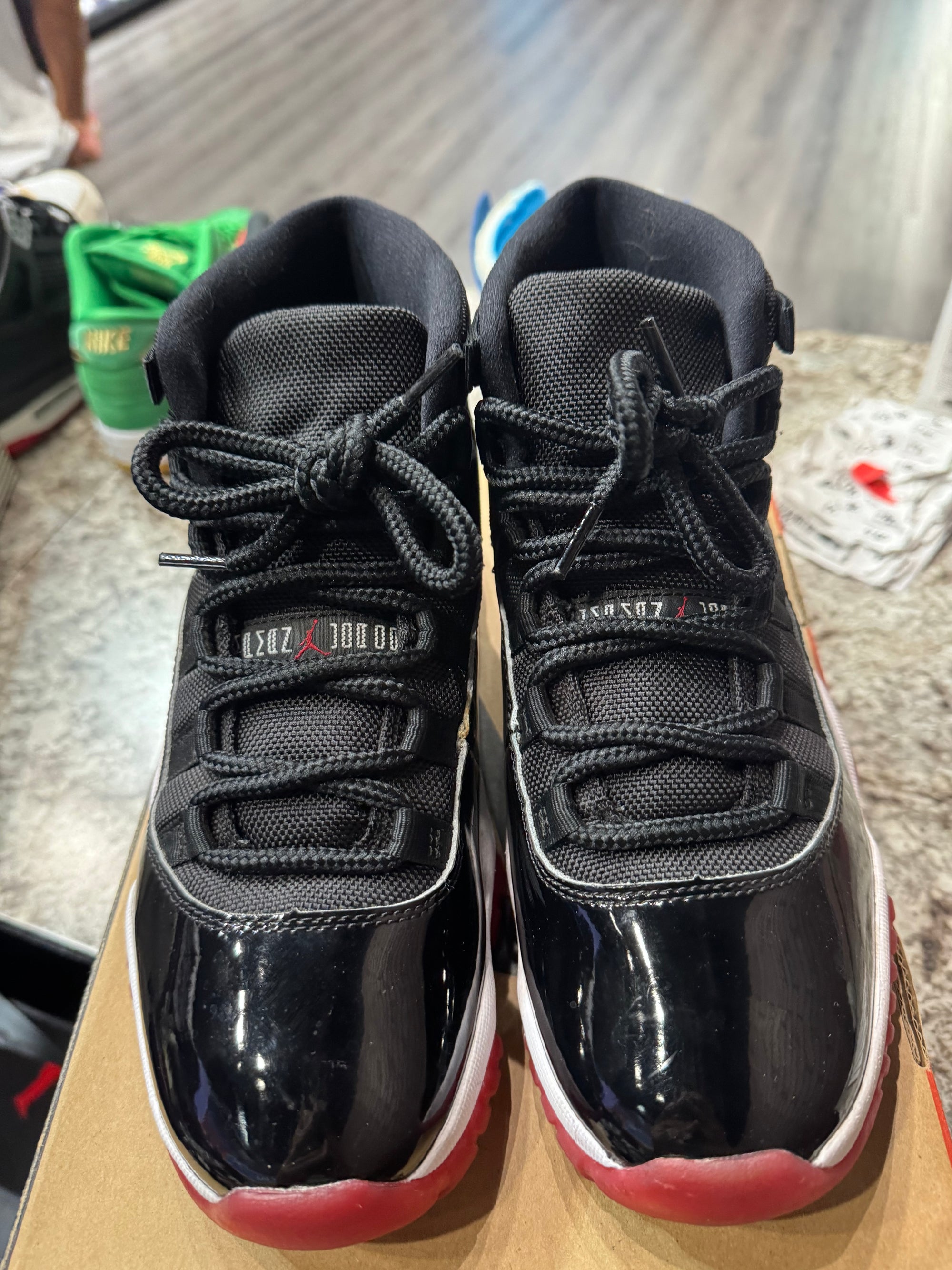 Jordan 11 Retro Playoffs Bred (2019)