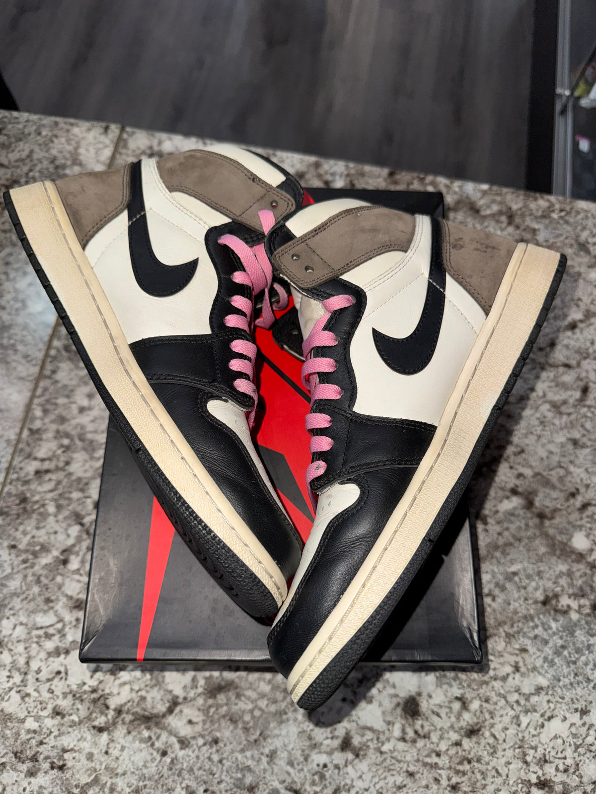 Jordan 1 Retro High Dark Mocha