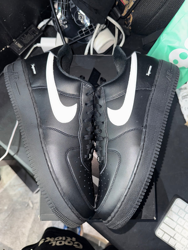 Nike Air Force 1 Low Supreme Black White