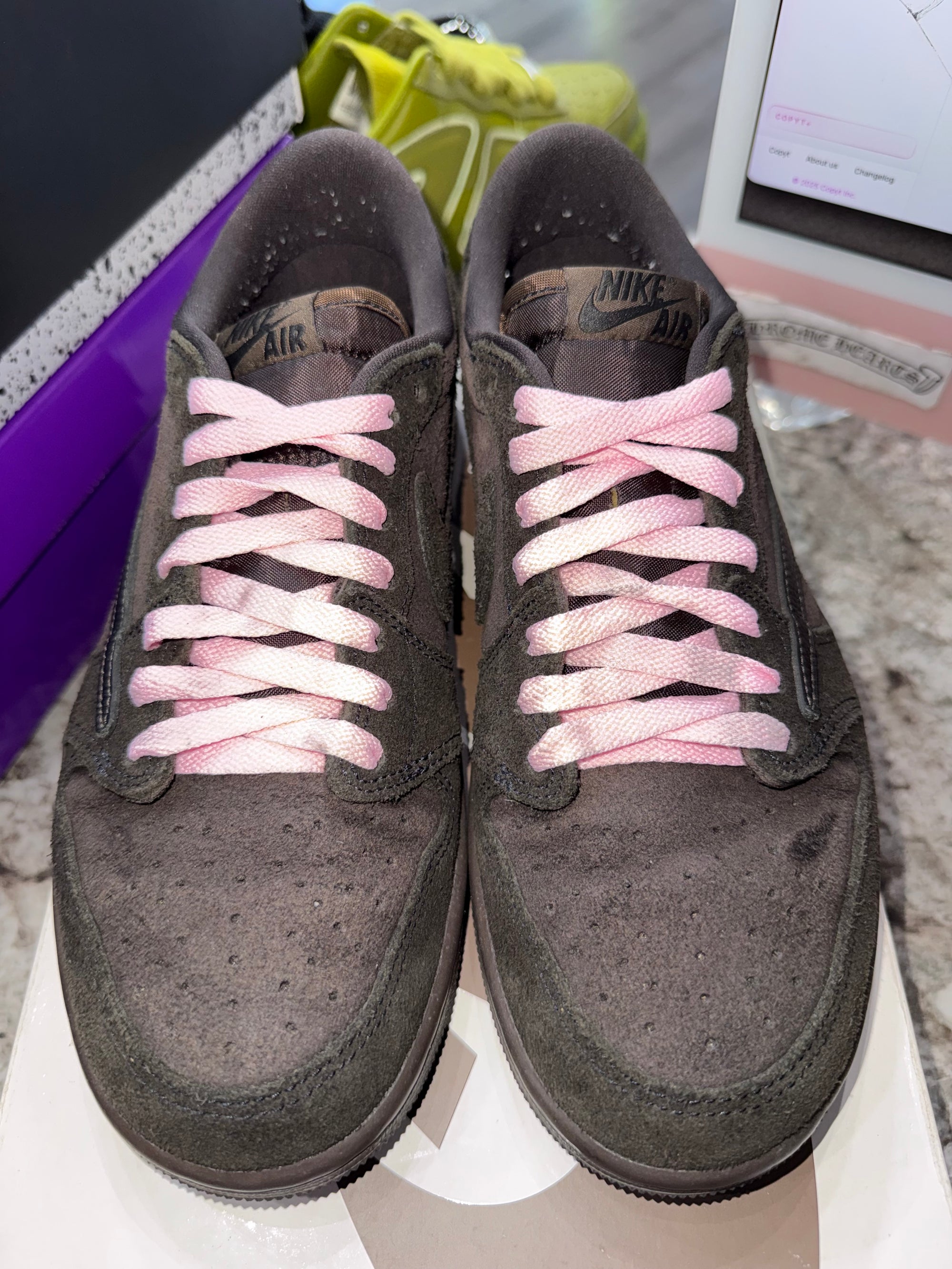 Jordan 1 Retro Low OG SP Travis Scott Velvet Brown