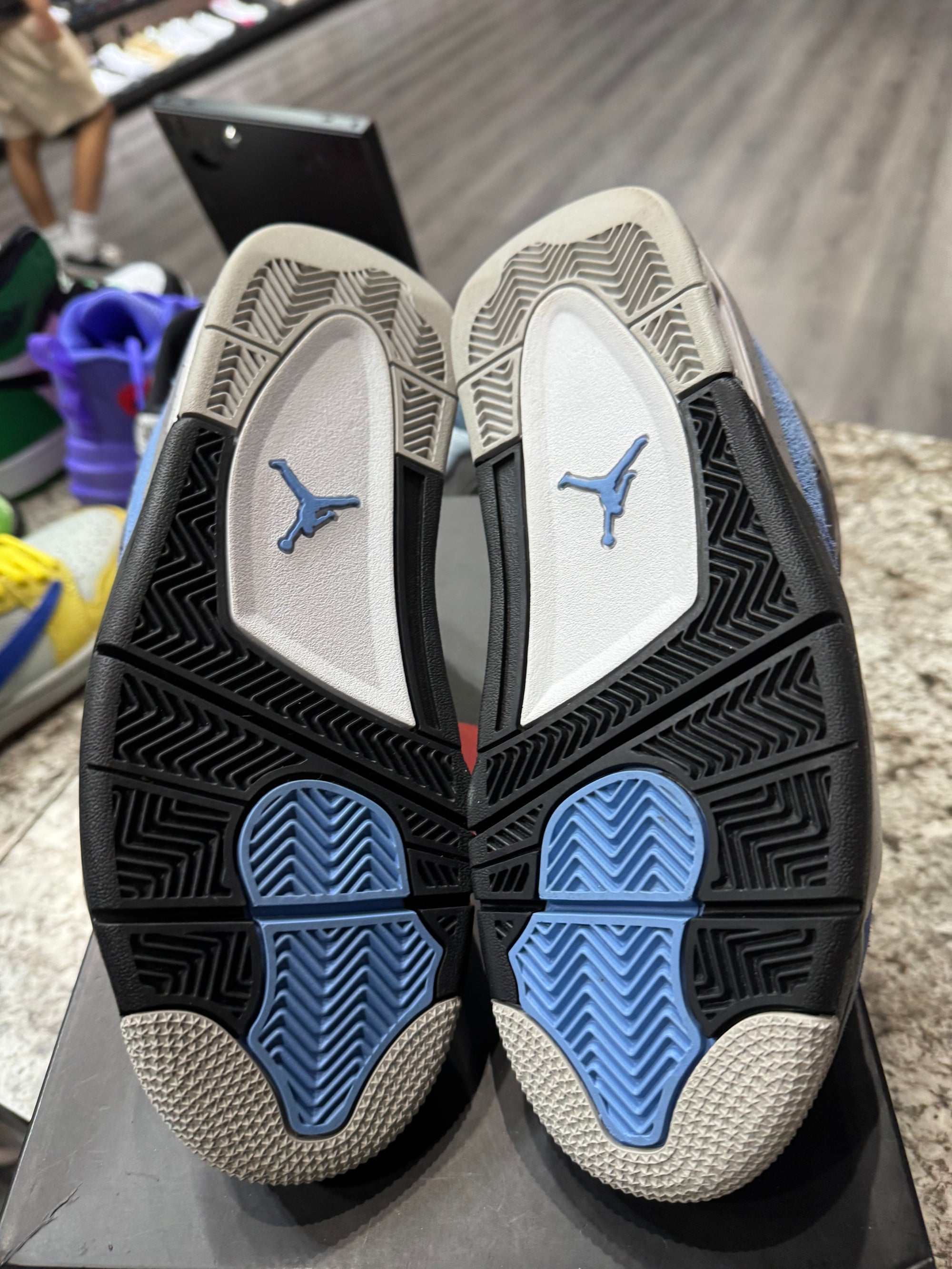Jordan 4 Retro University Blue (GS)